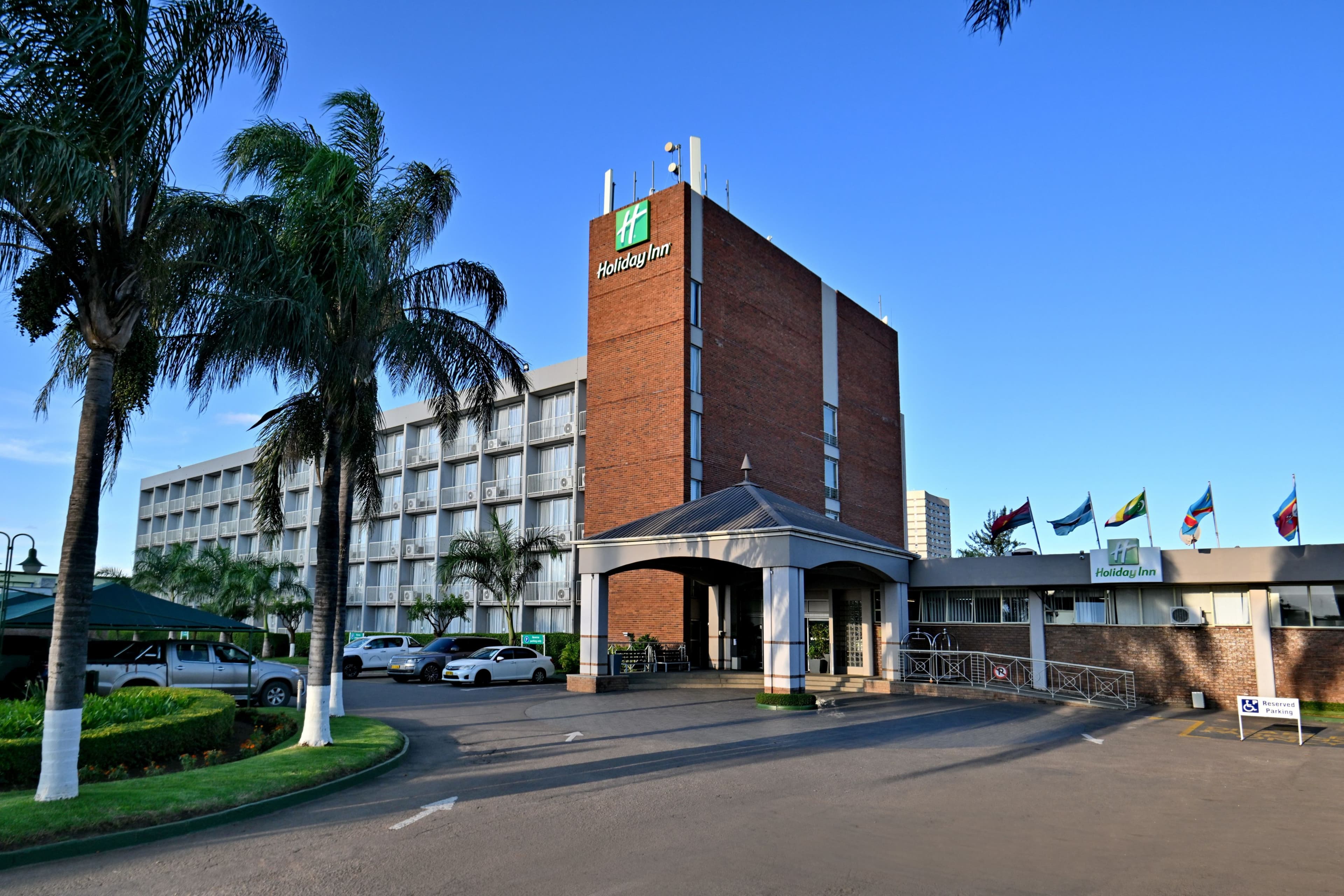 Holiday Inn Bulawayo - Image 1