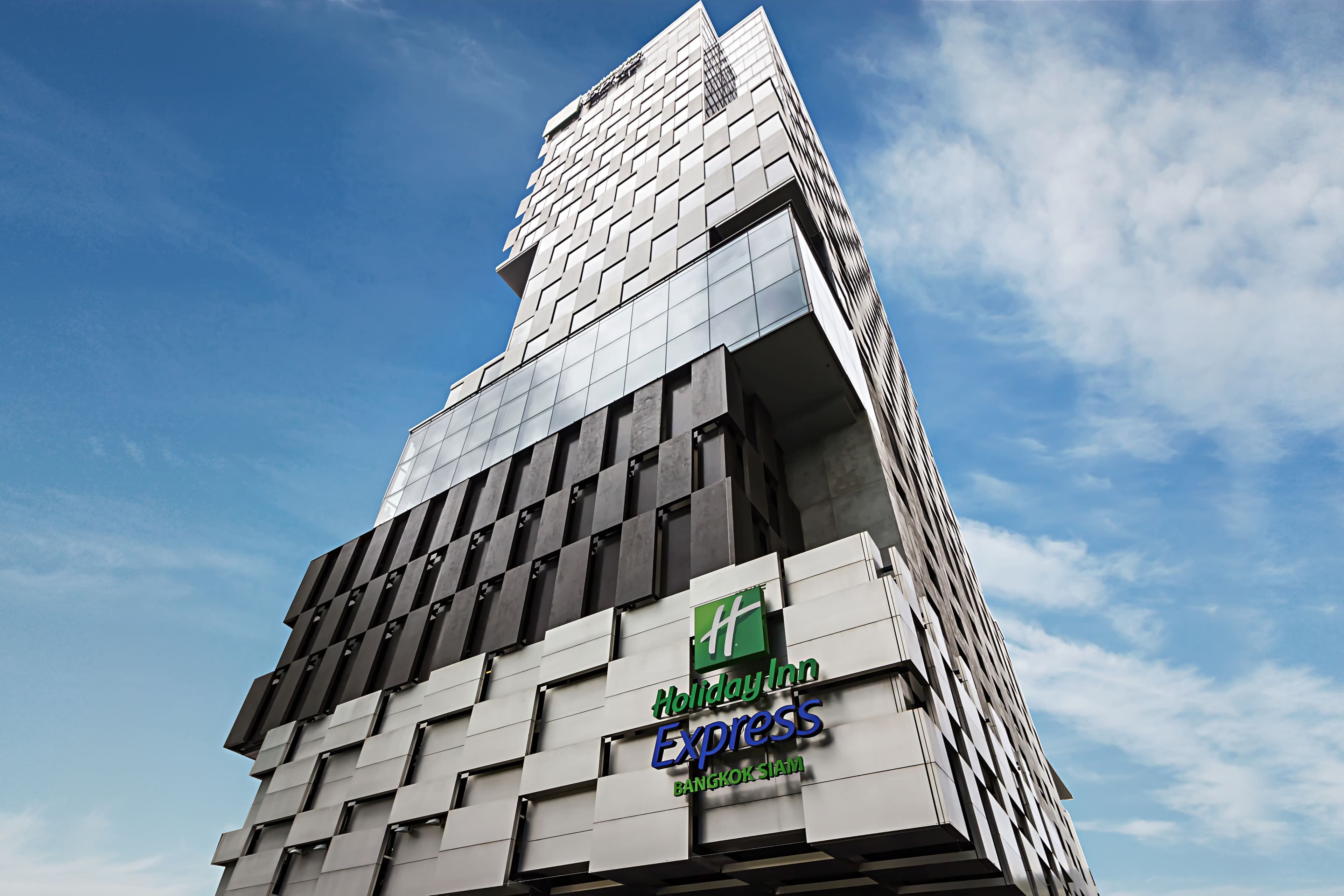 Holiday Inn Express Bangkok Siam - Image 1