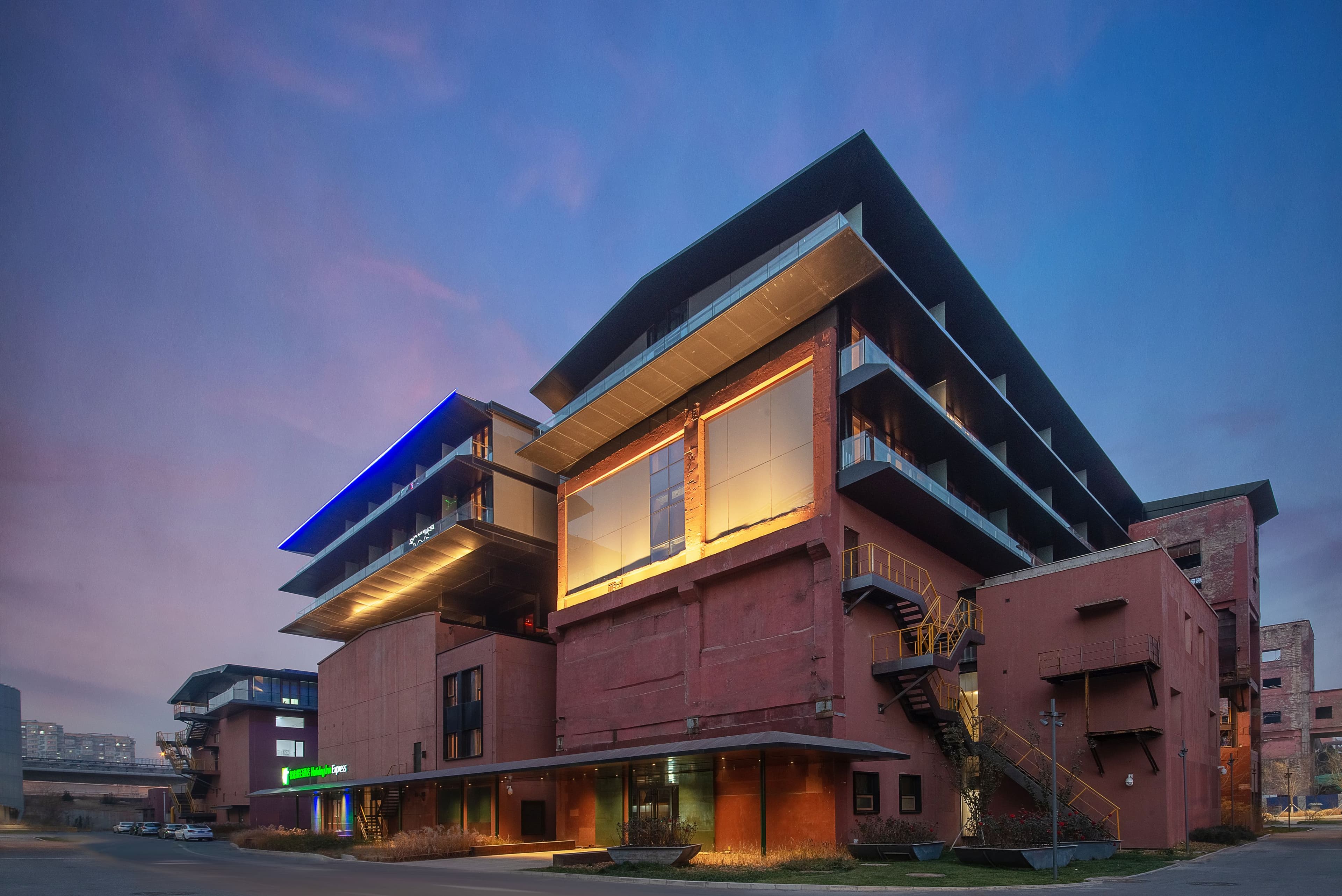 Holiday Inn Express Beijing Shijingshan Parkview - Image 1