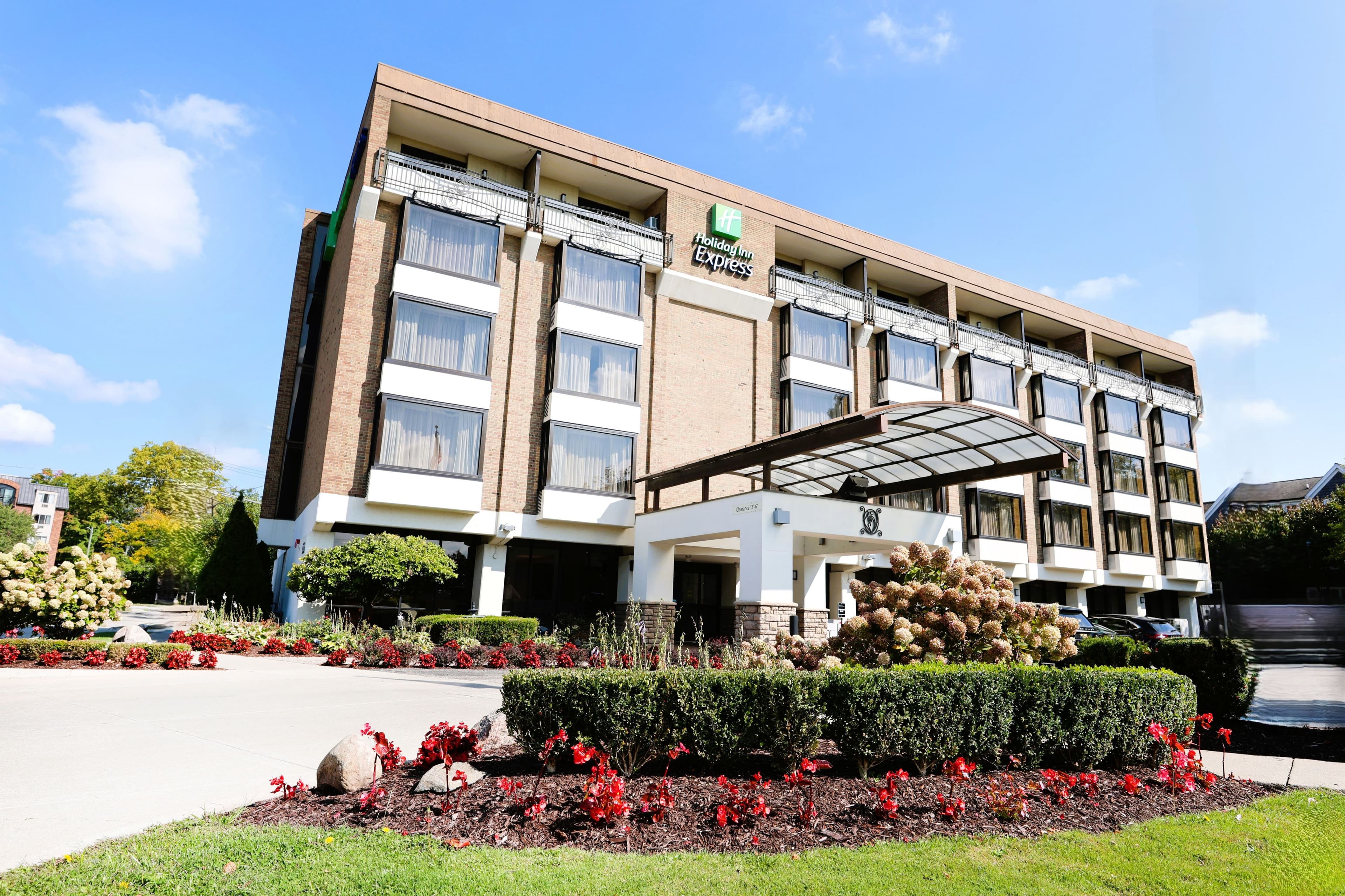 Holiday Inn Express Detroit-Birmingham - Image 1