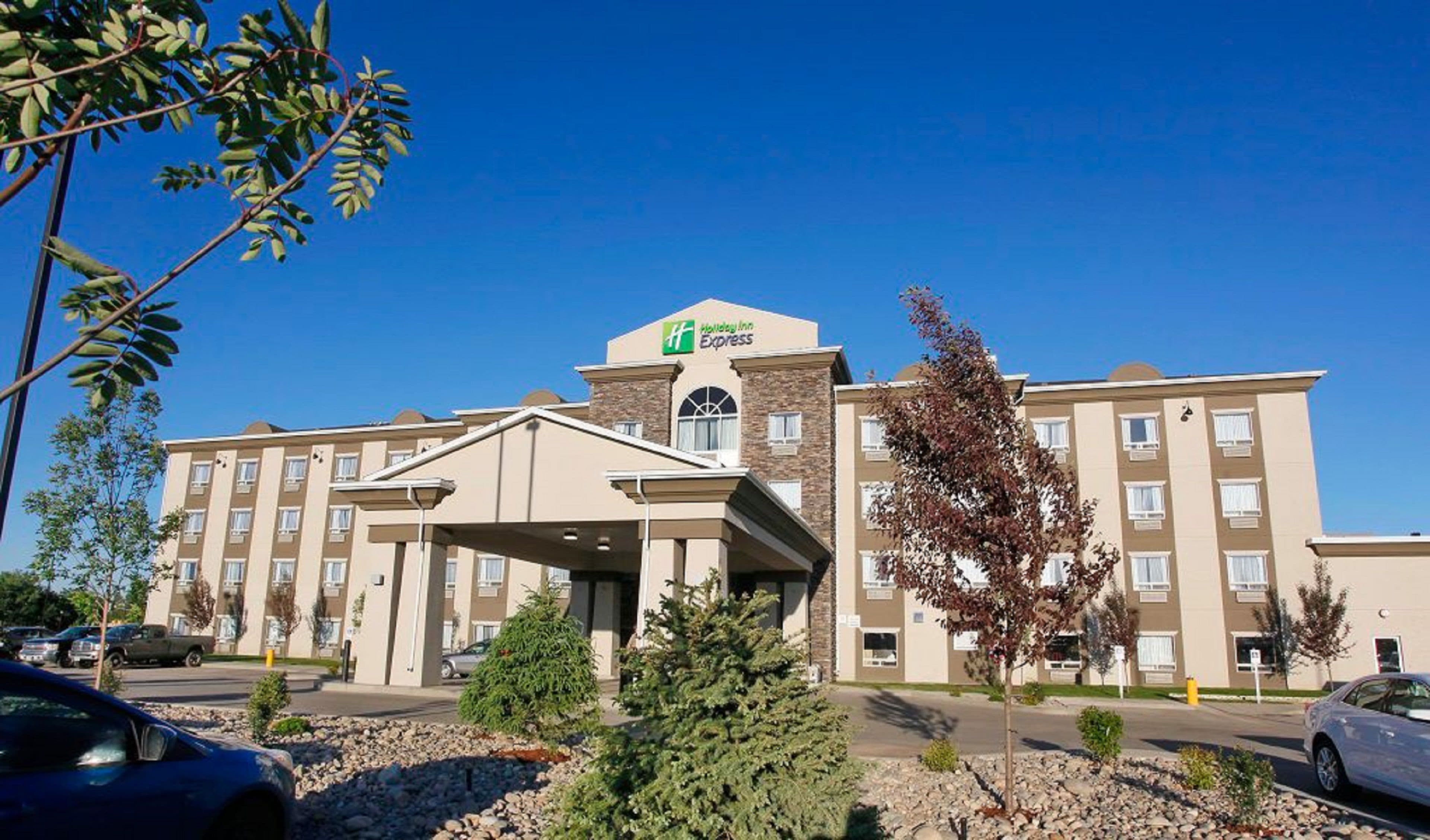 Holiday Inn Express Fort St John - Image 1