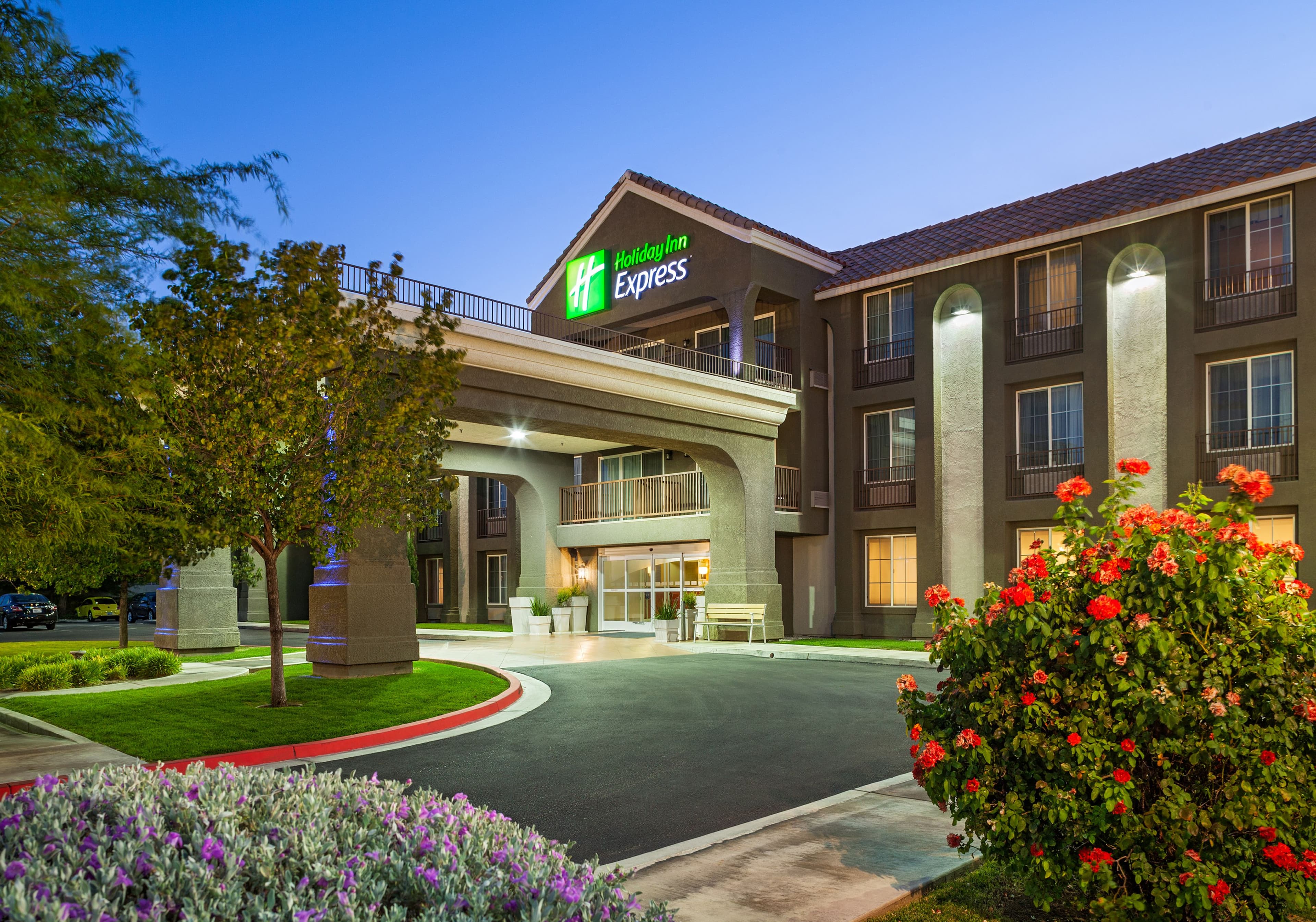Holiday Inn Express Lancaster - Image 1