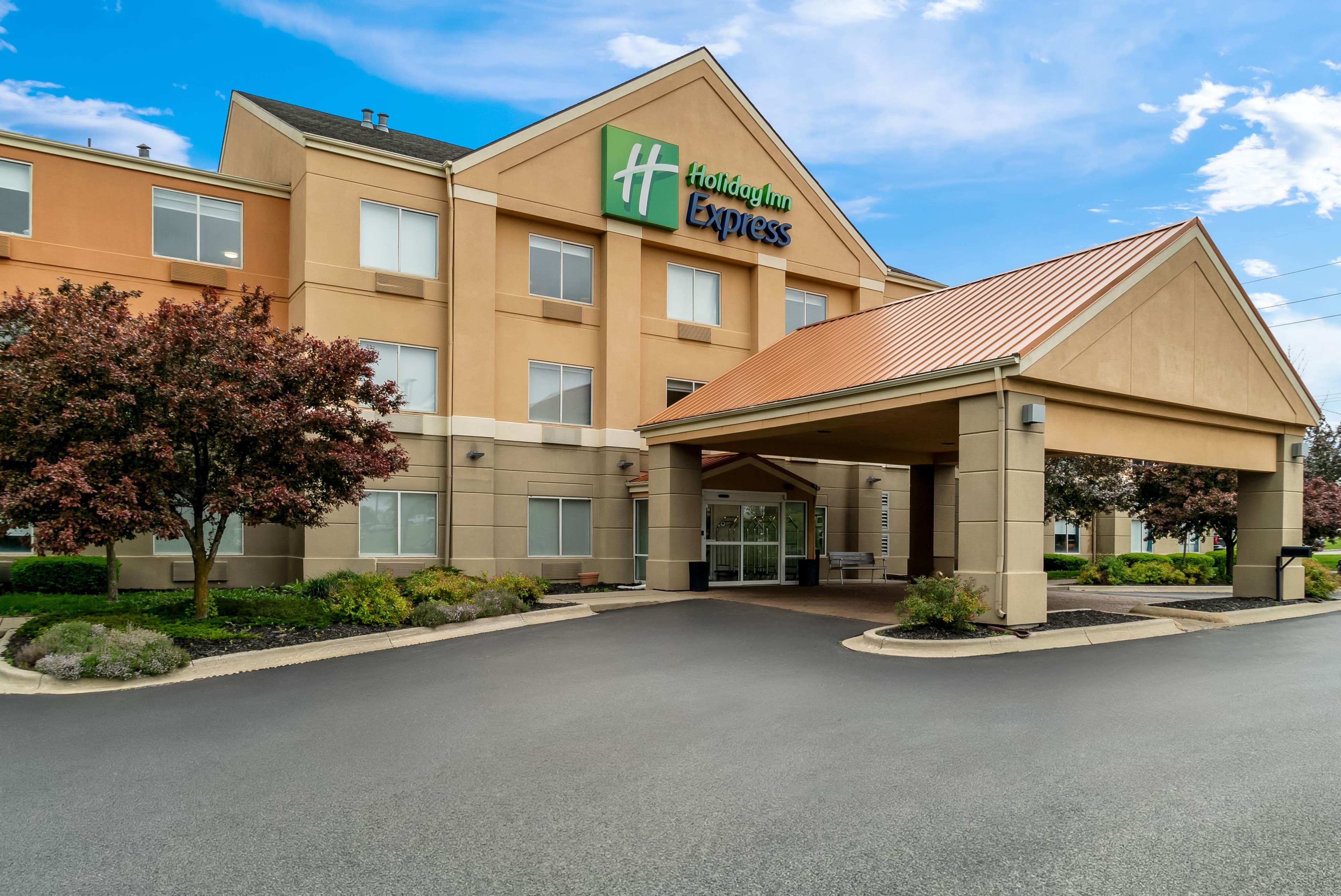 Holiday Inn Express Lapeer - Image 1
