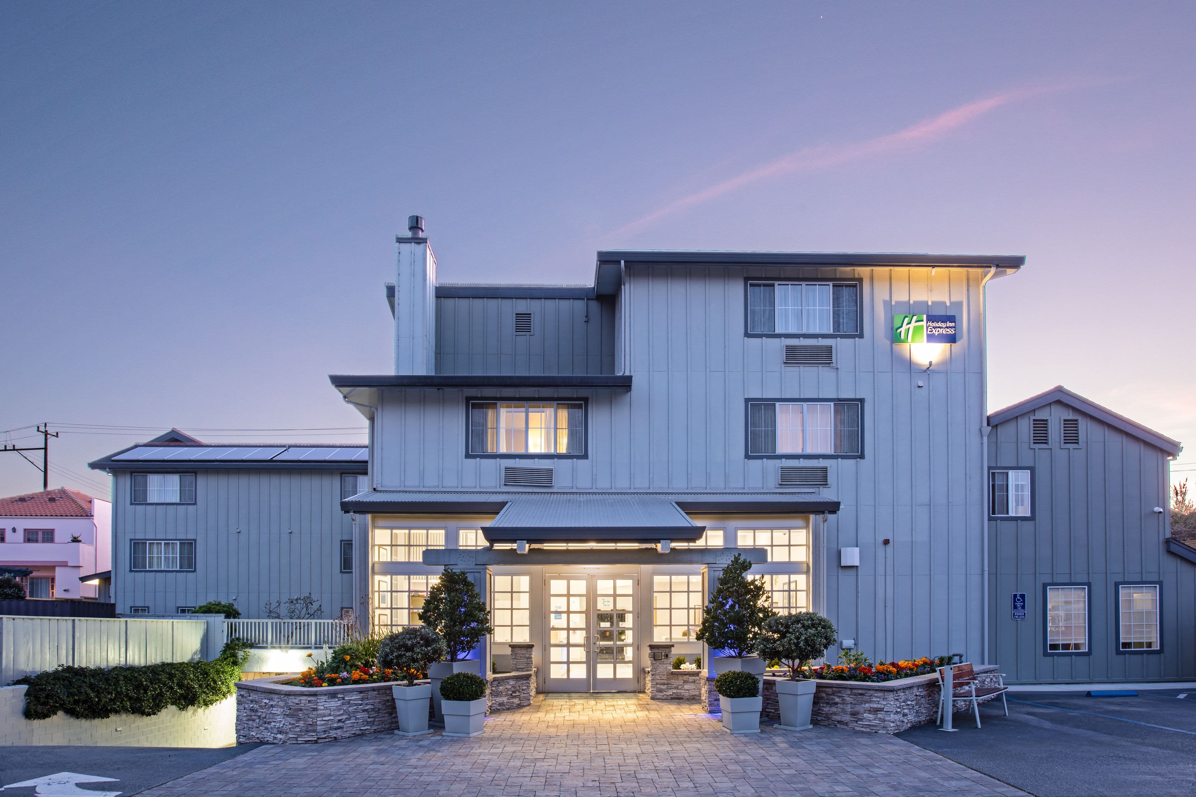 Holiday Inn Express Monterey-Cannery Row - Image 1