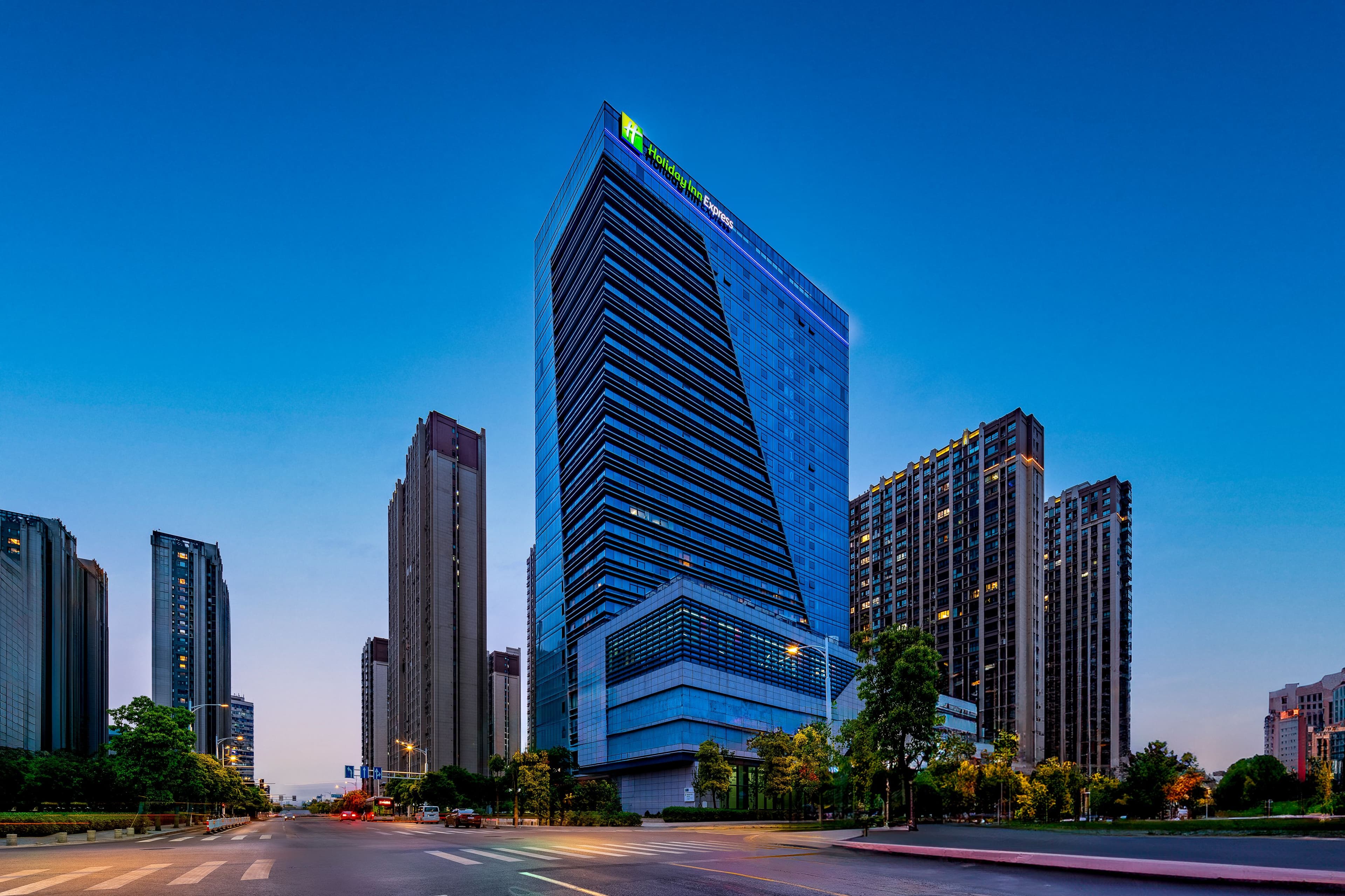 Holiday Inn Express Nanjing Riverside - Image 1