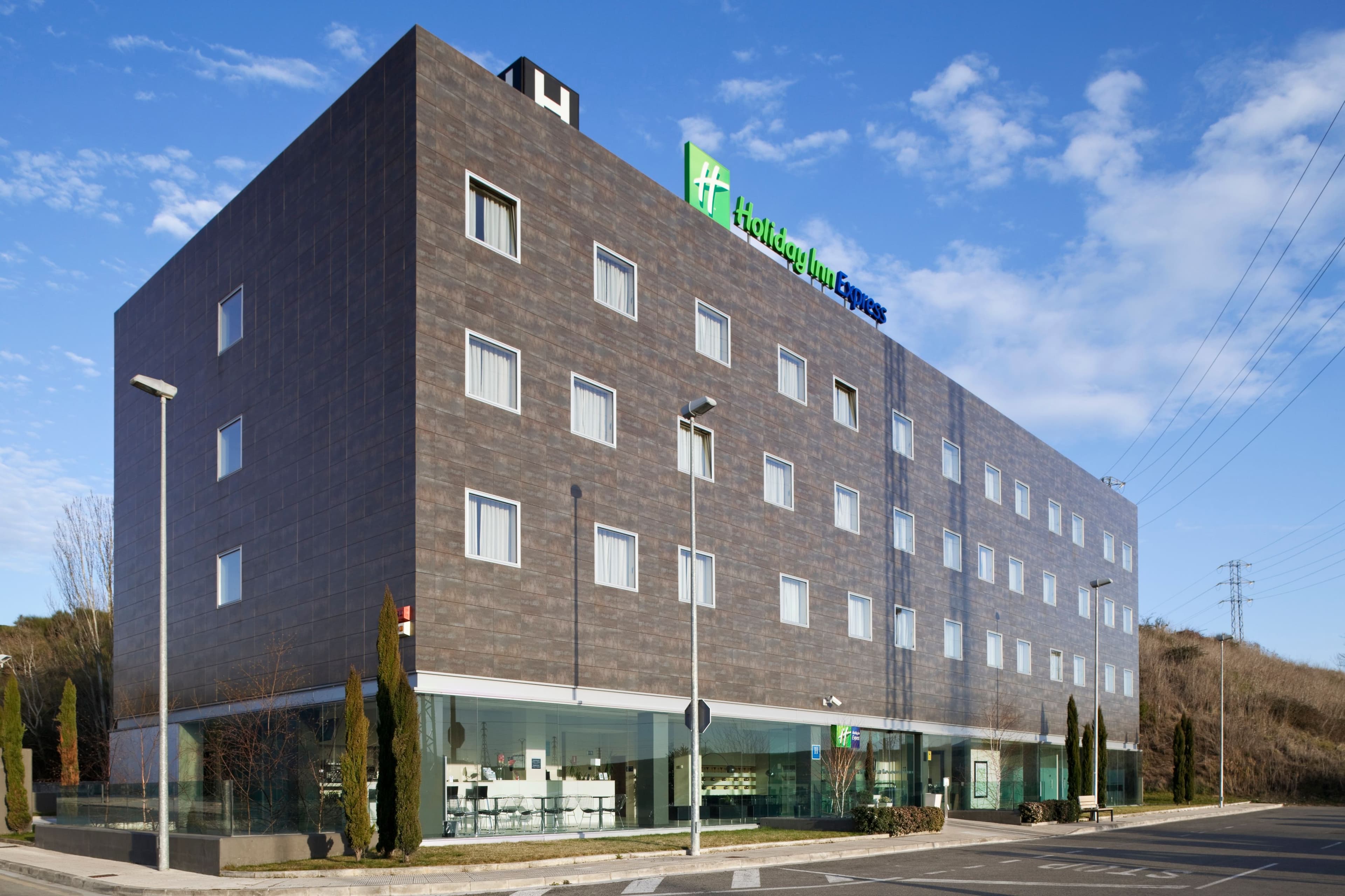 Holiday Inn Express Pamplona - Image 1