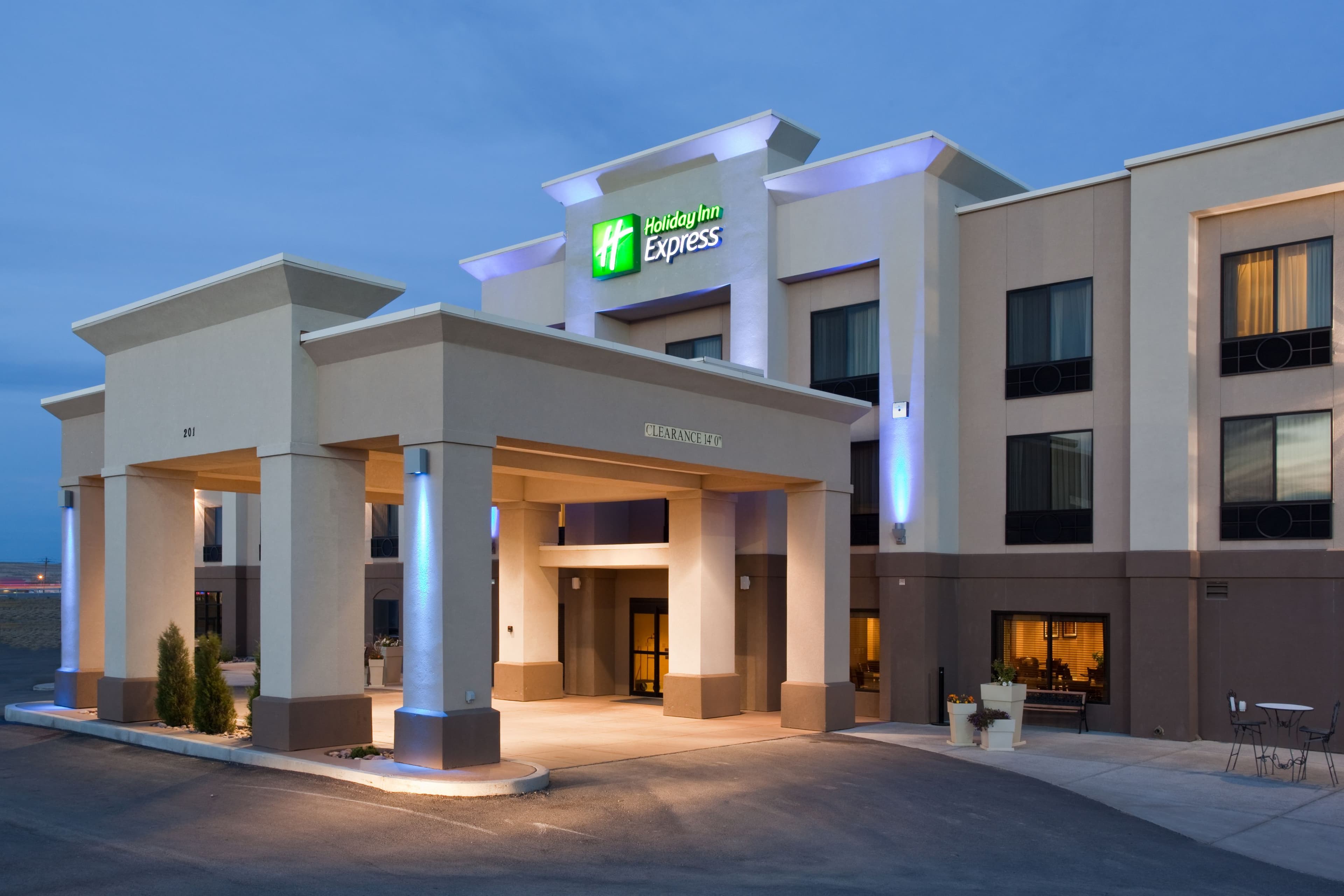 Holiday Inn Express Rawlins - Image 1