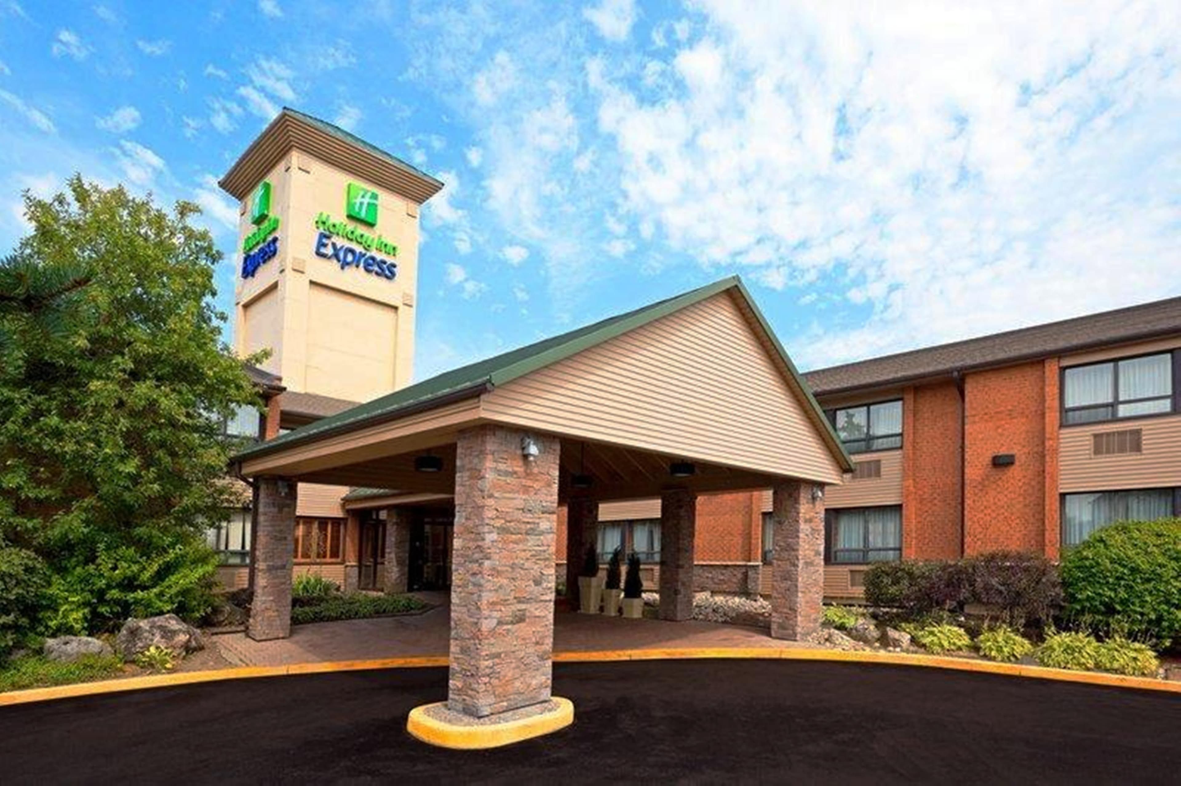 Holiday Inn Express Toronto East - Scarborough - Image 1