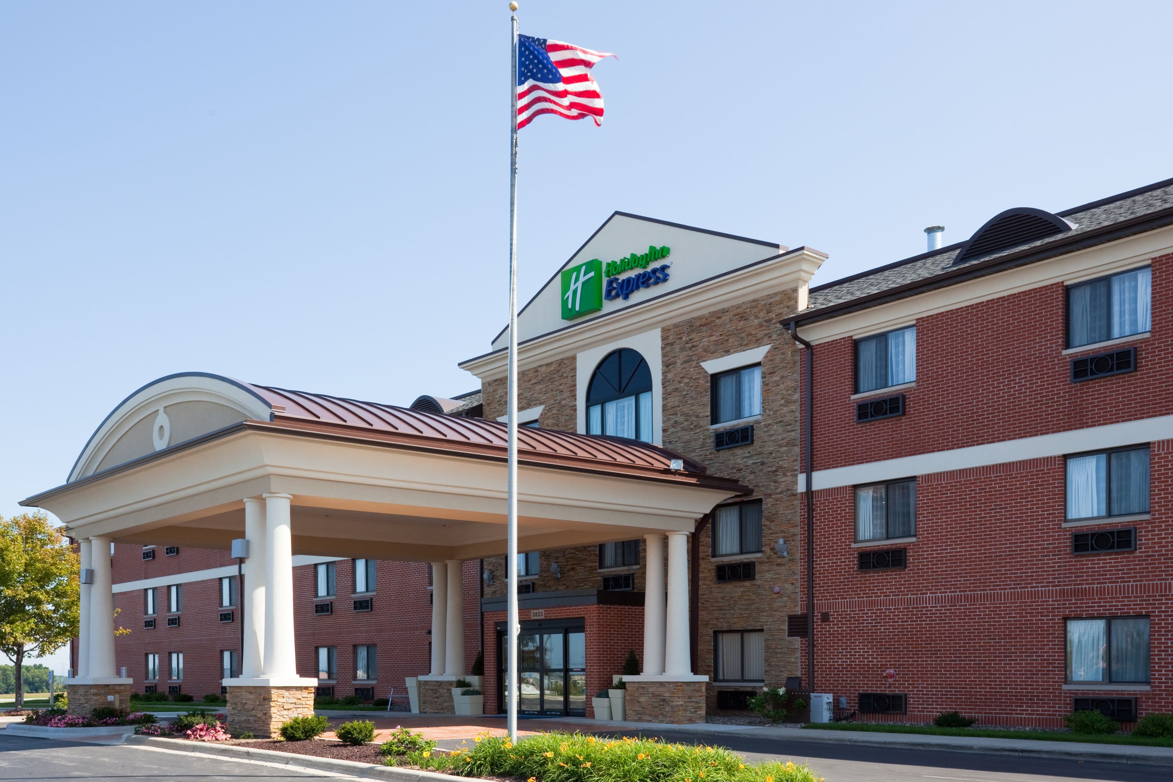 Holiday Inn Express Sheboygan-Kohler (I-43) - Image 1