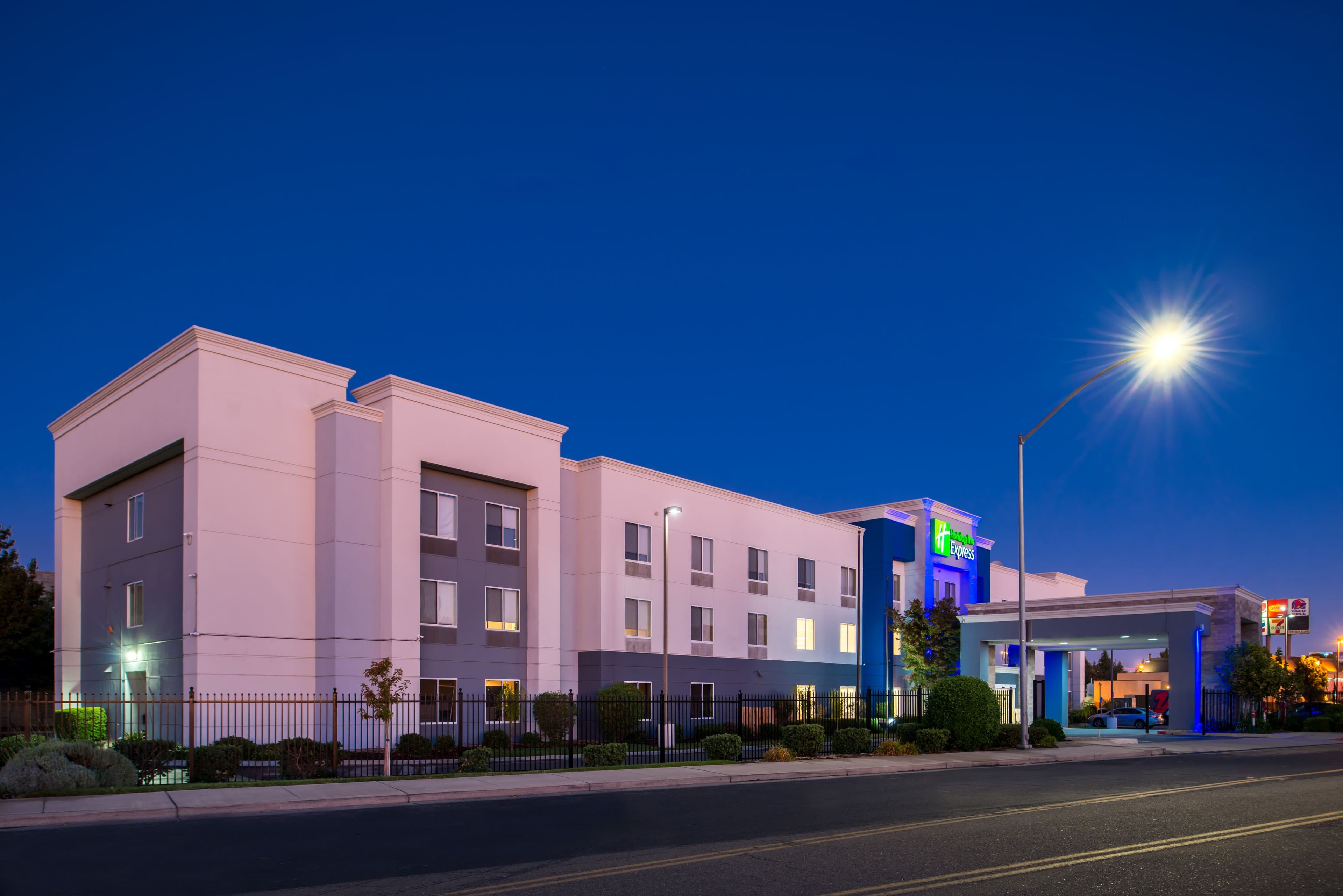 Holiday Inn Express Stockton Southeast - Image 1