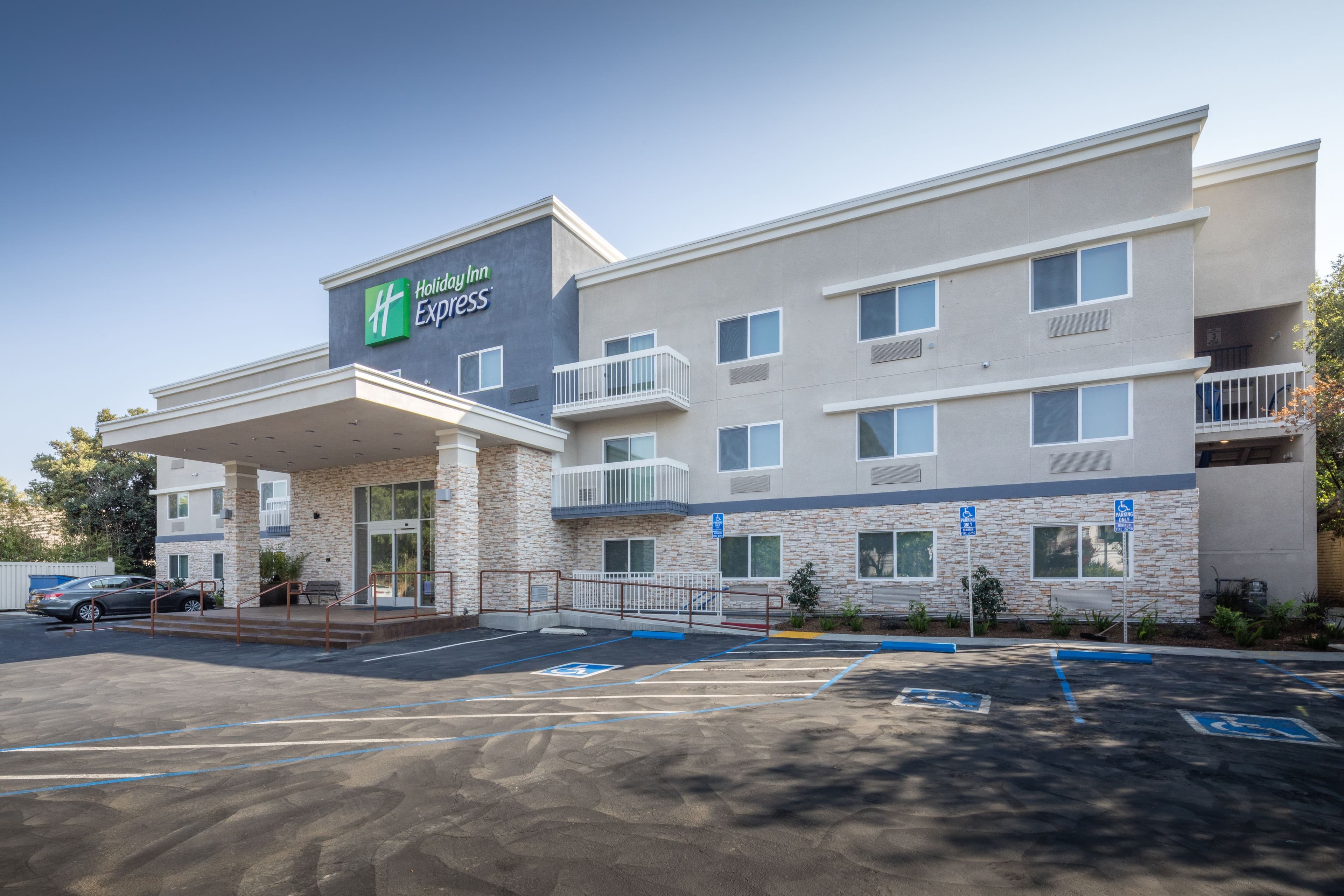 Holiday Inn Express Sunnyvale - Silicon Valley - Image 1
