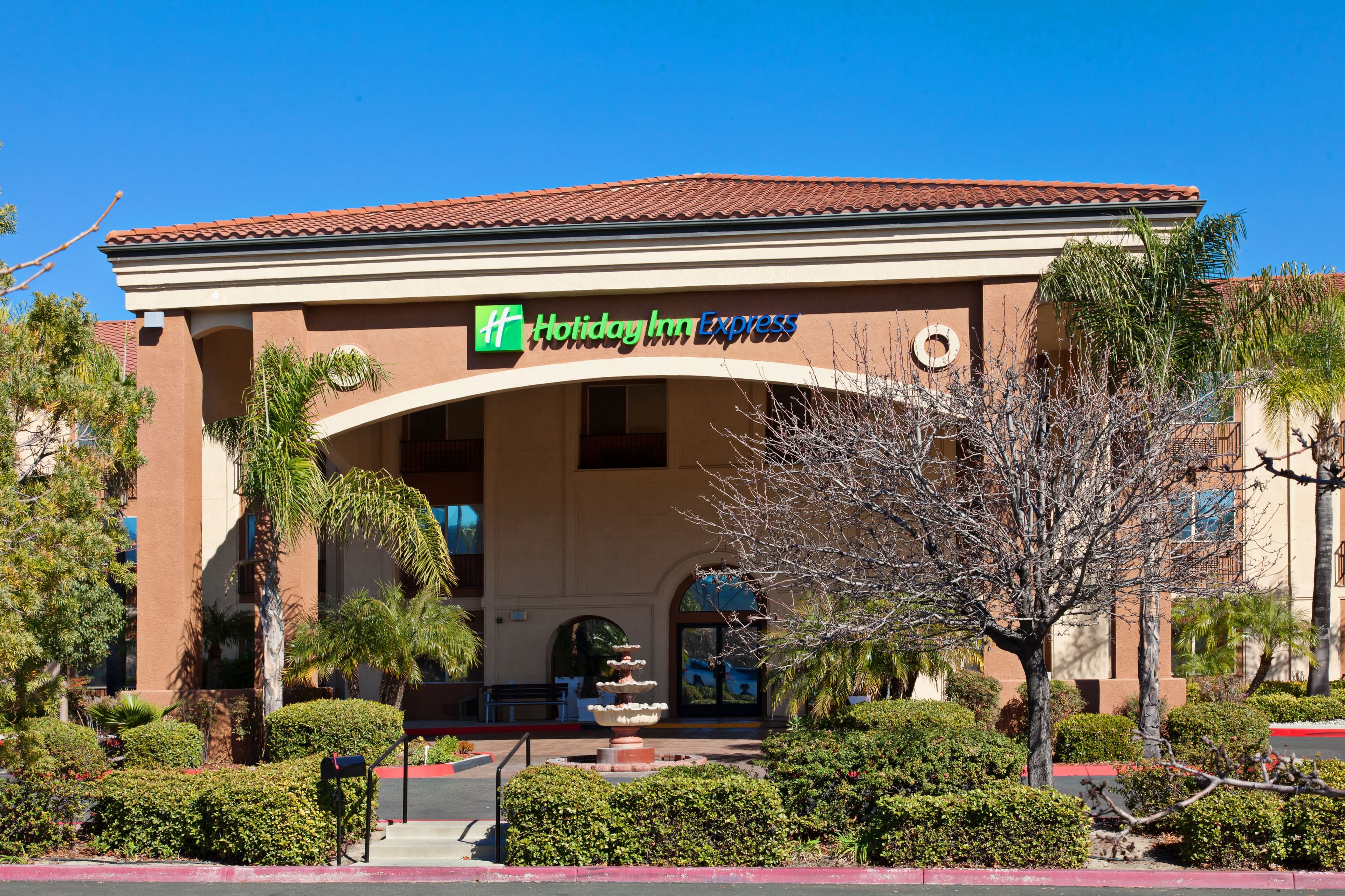Holiday Inn Express Temecula - Image 1