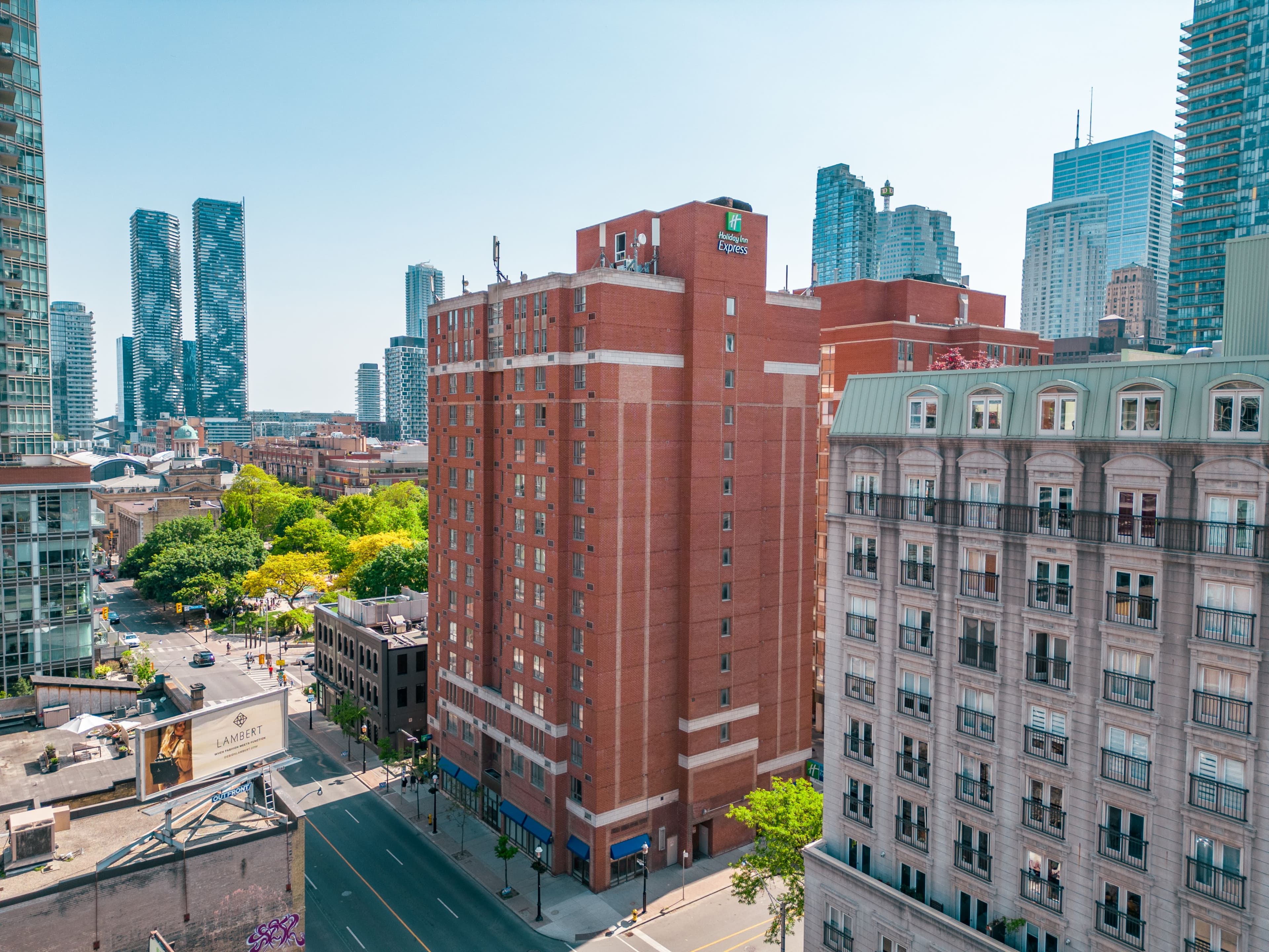 Holiday Inn Express Toronto Downtown - Image 1