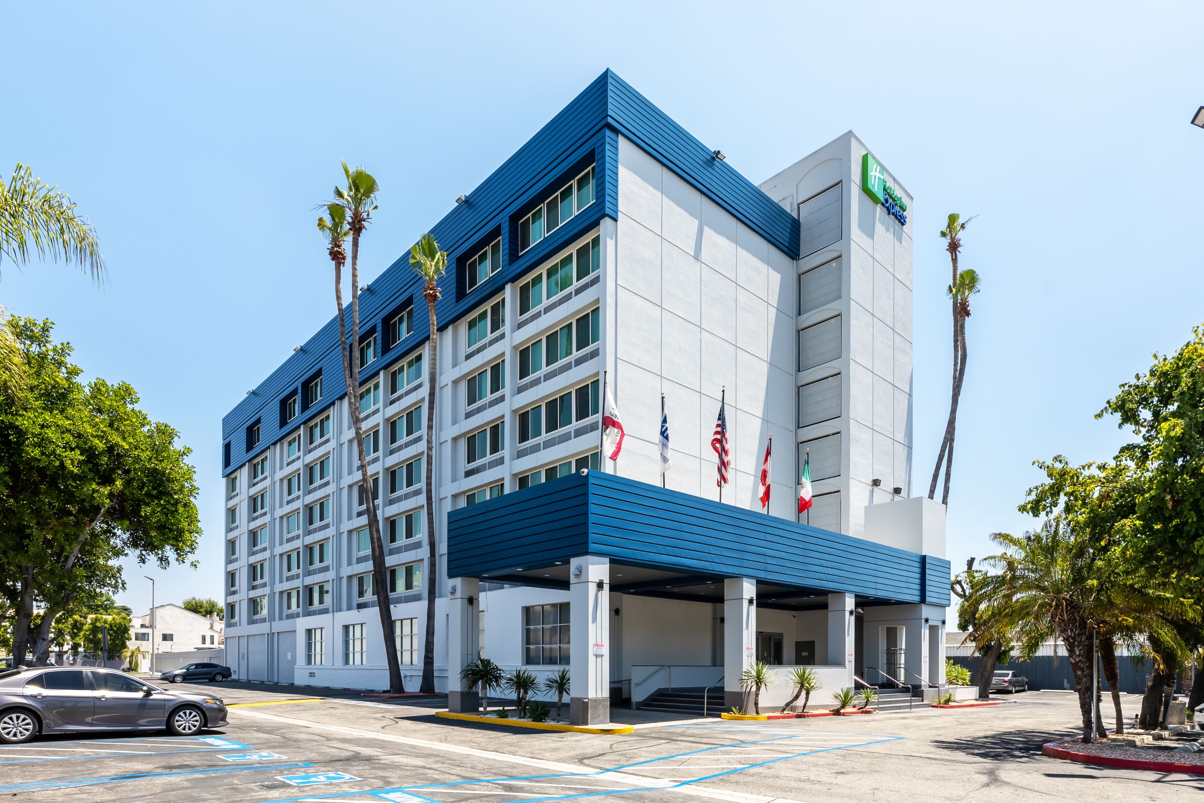 Holiday Inn Express Van Nuys - Image 1