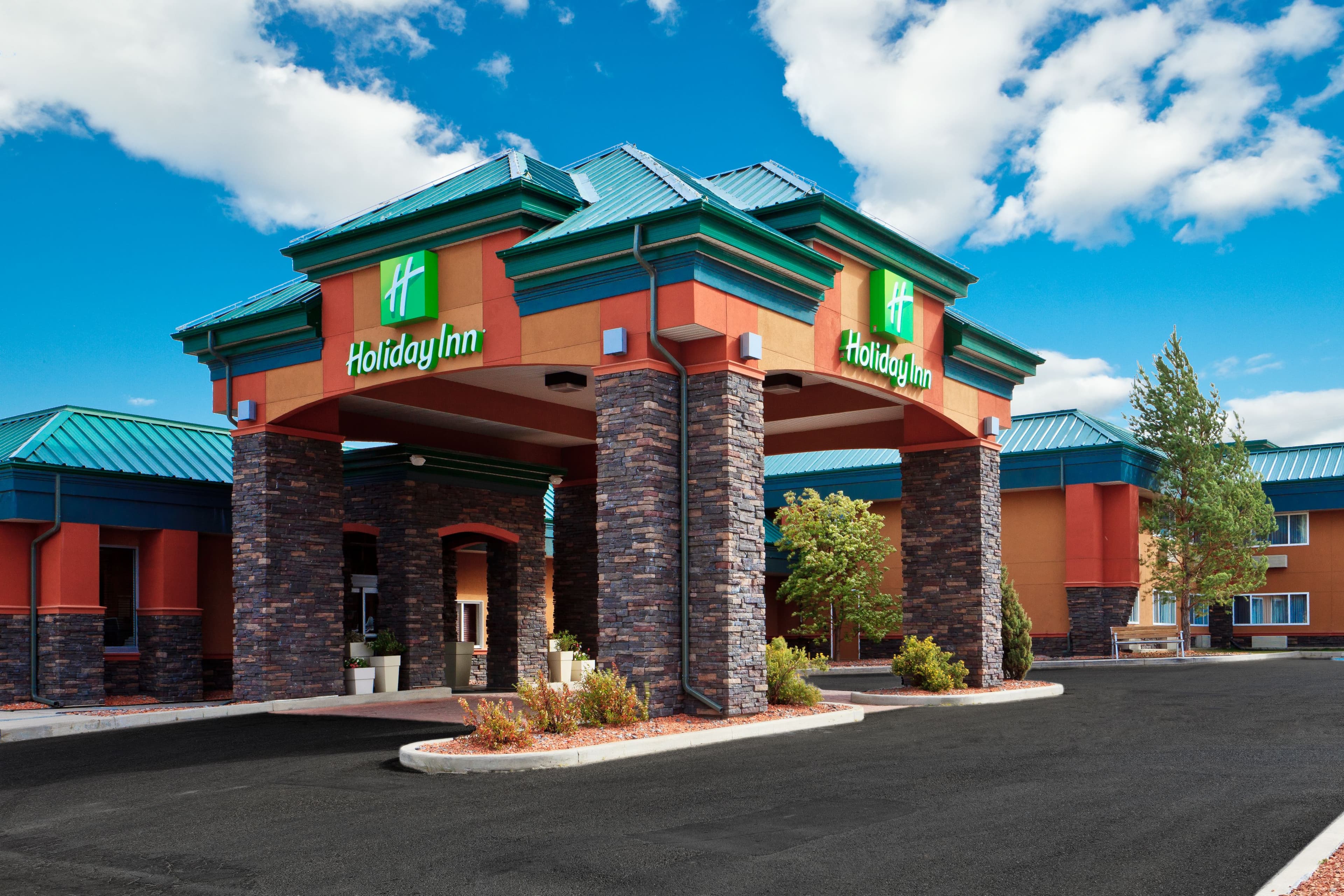 Holiday Inn Hinton - Image 1