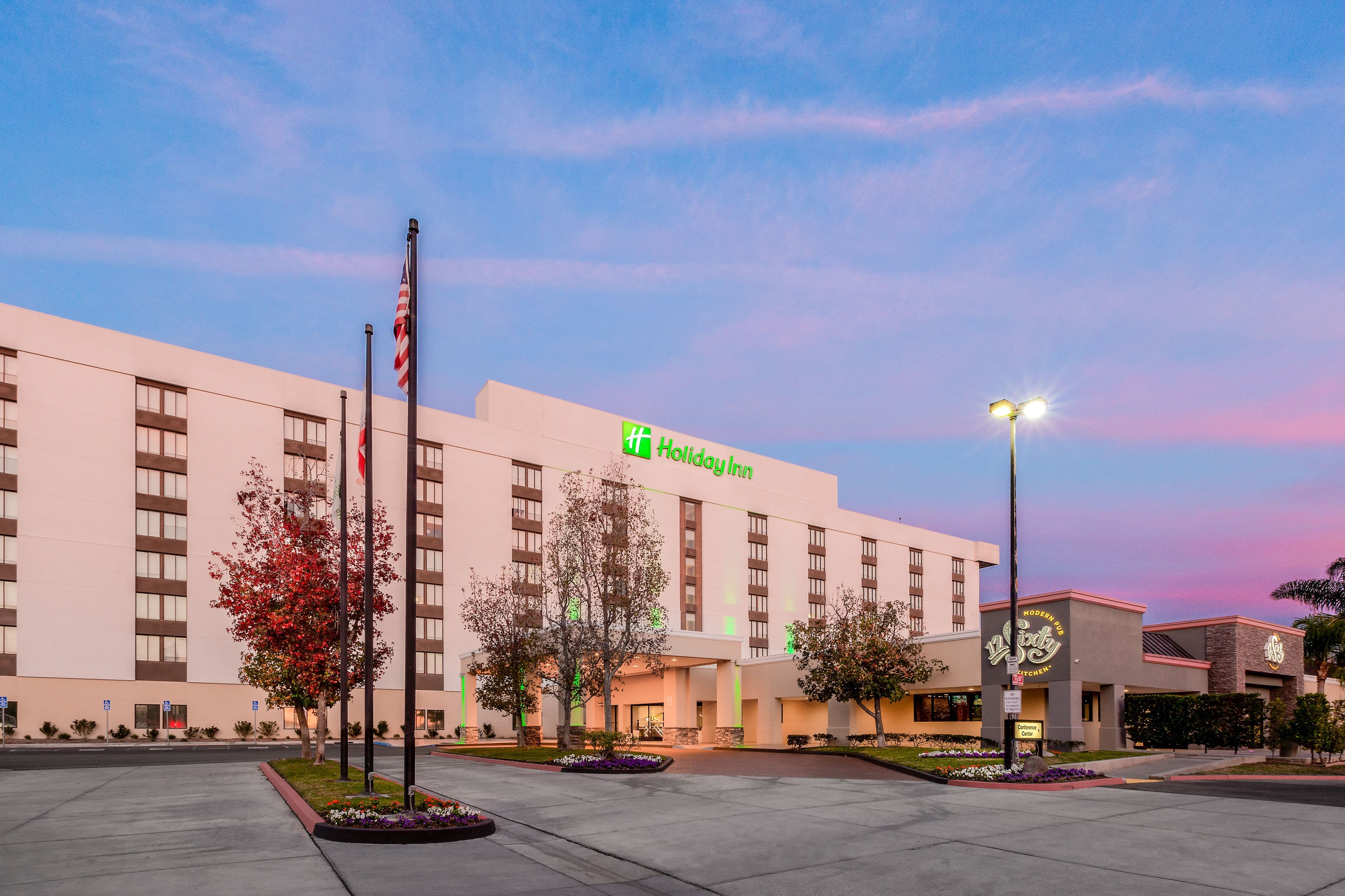 Holiday Inn La Mirada – Buena Park - Image 1