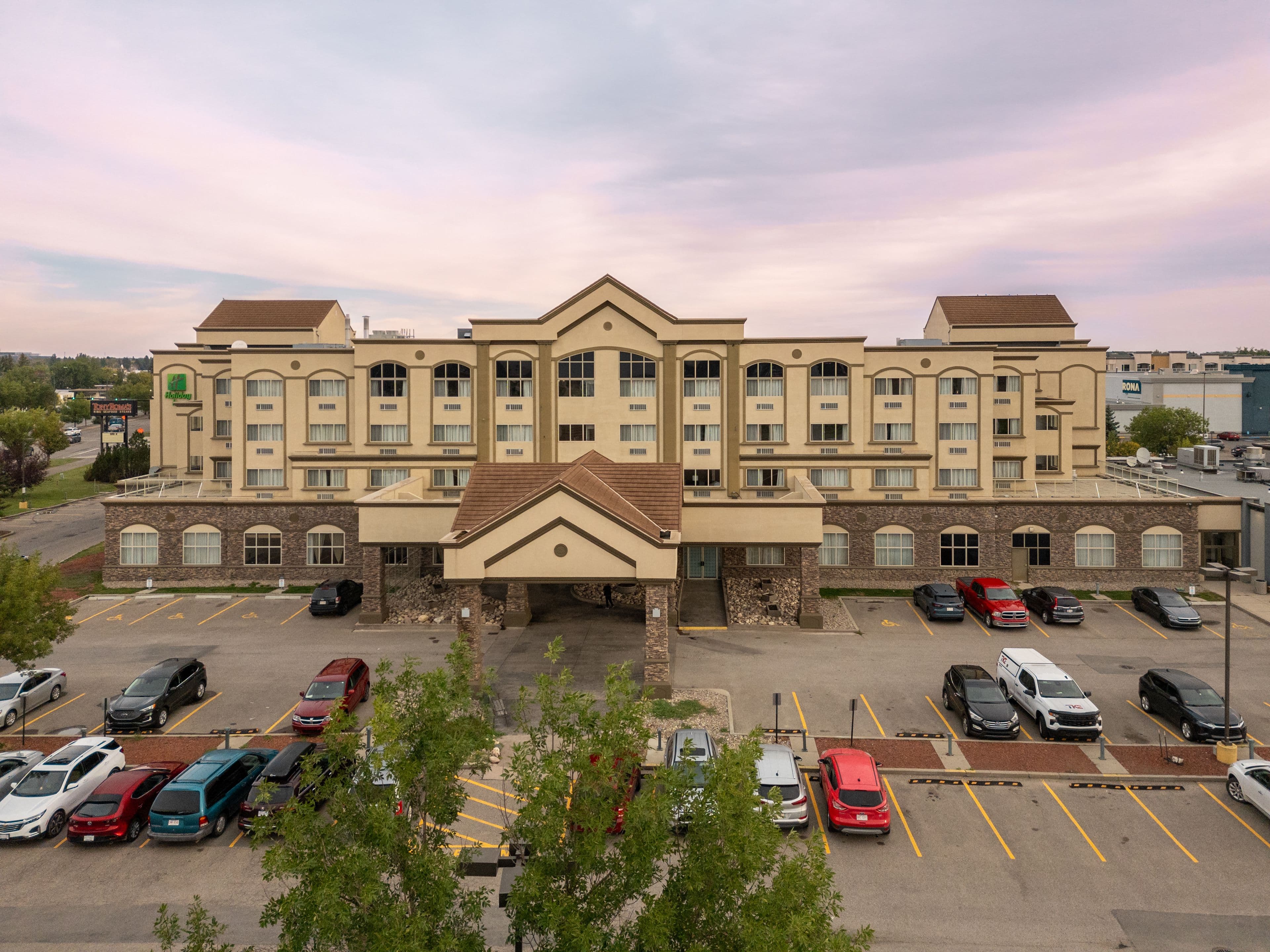 Holiday Inn Lethbridge - Image 1