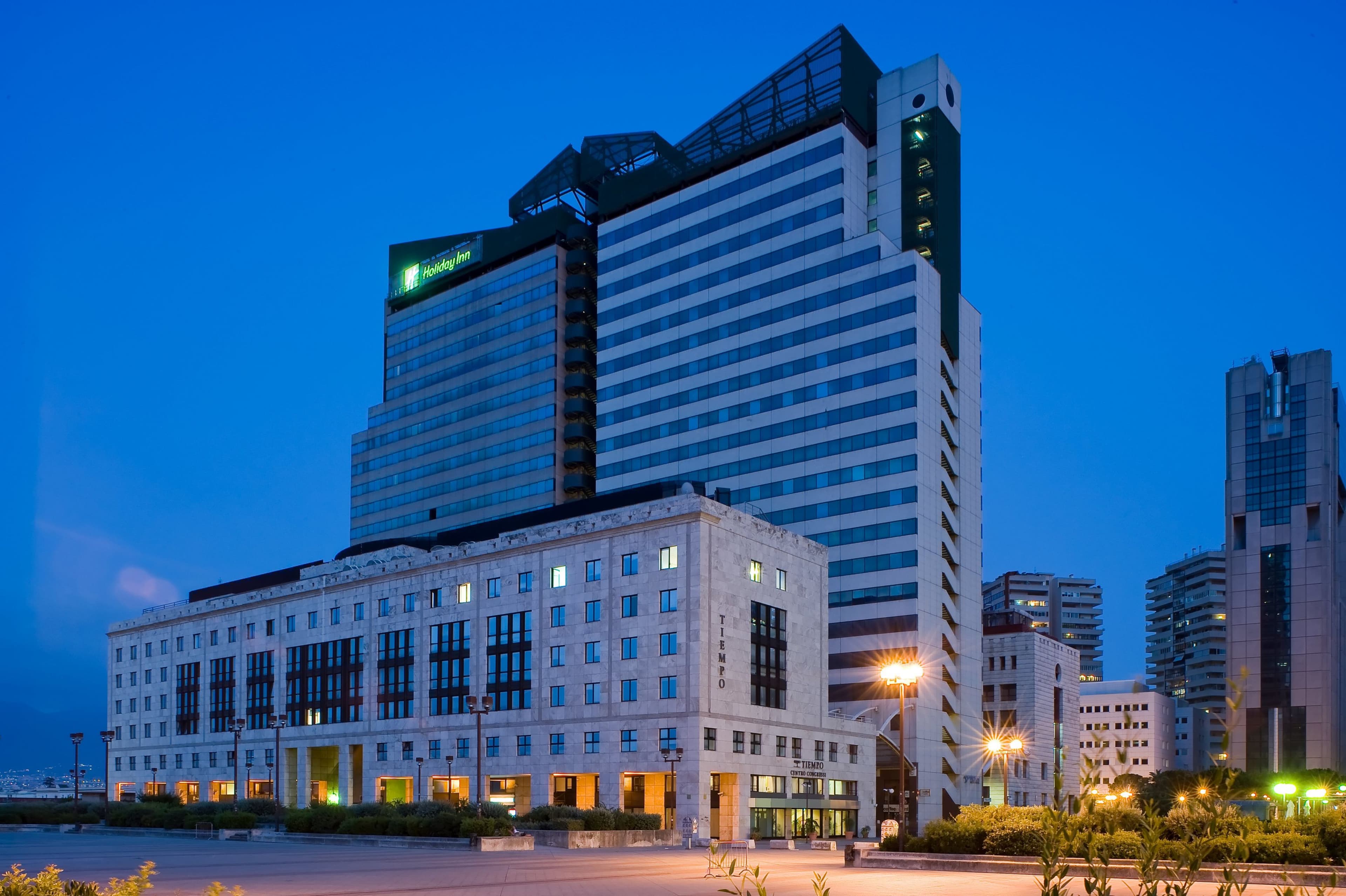 Holiday Inn Naples - Image 1