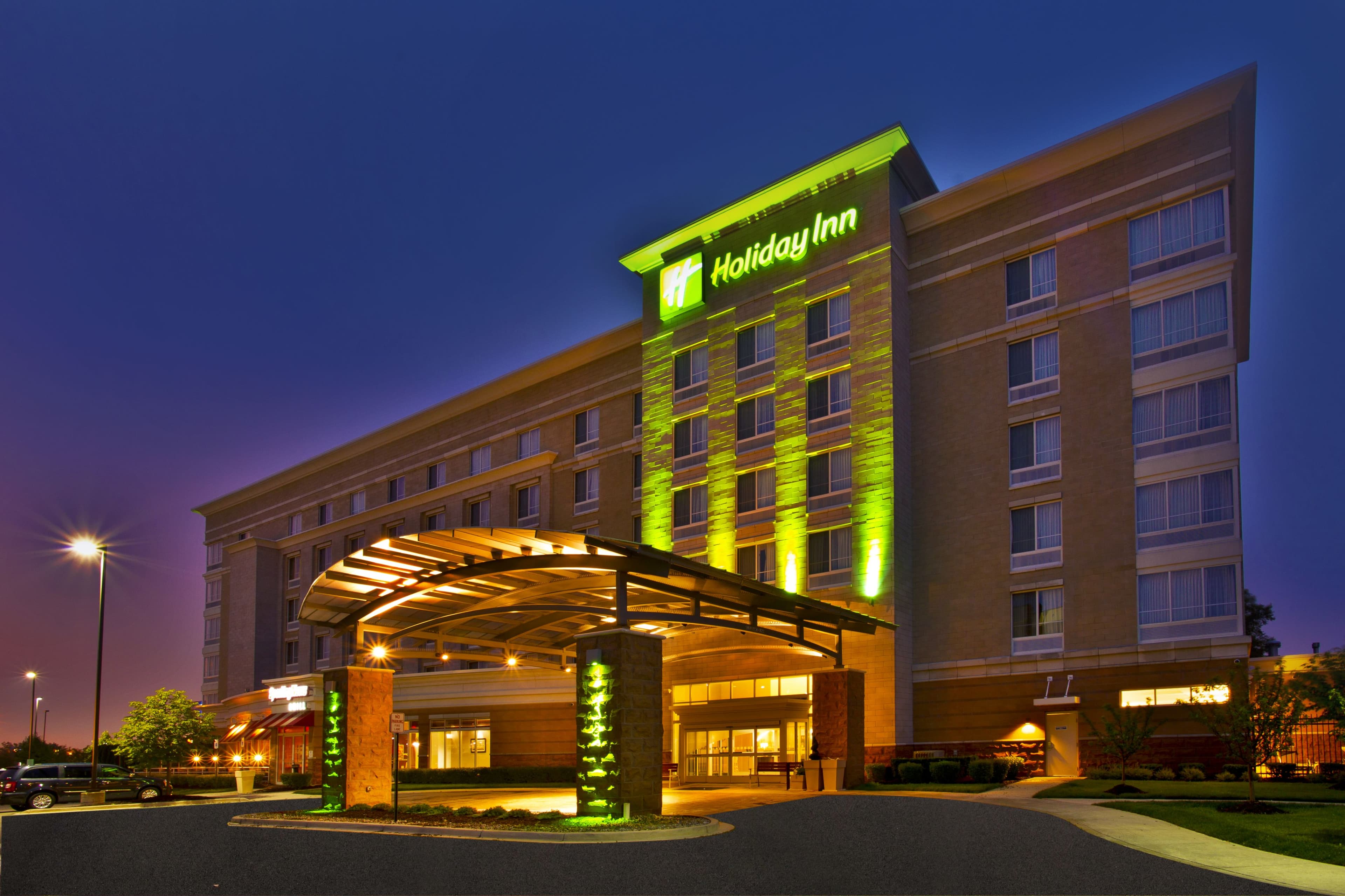 Holiday Inn Detroit Metro Airport - Image 1
