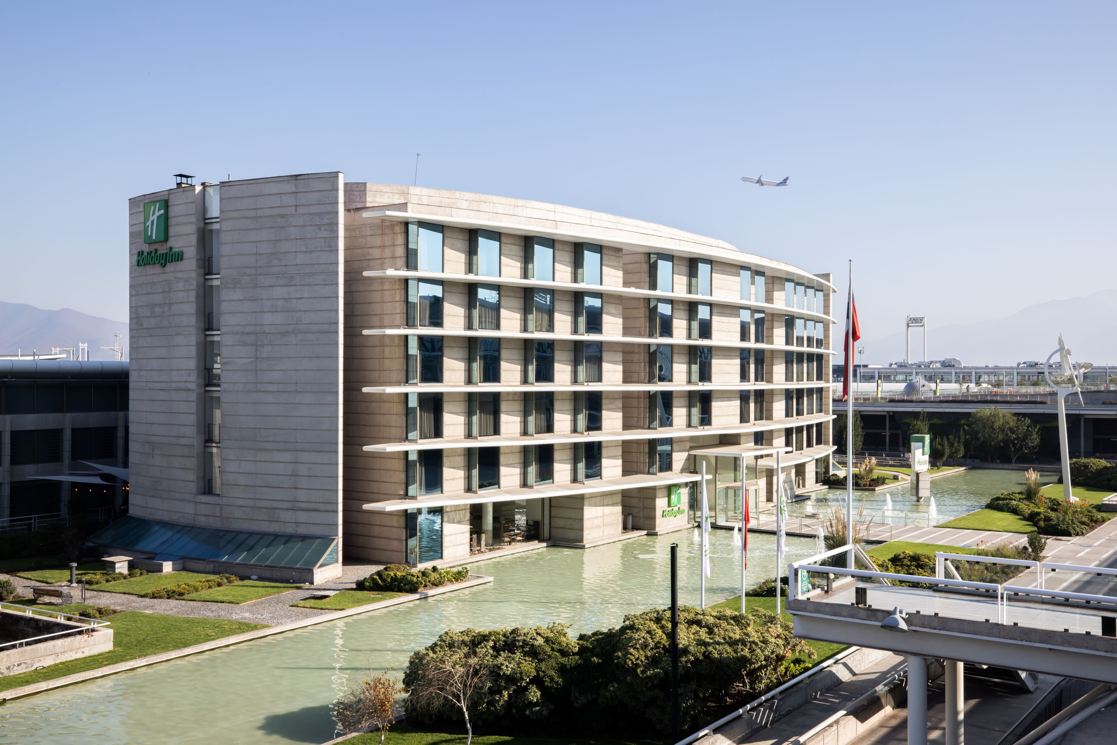 Holiday Inn Santiago - Airport Terminal - Image 1