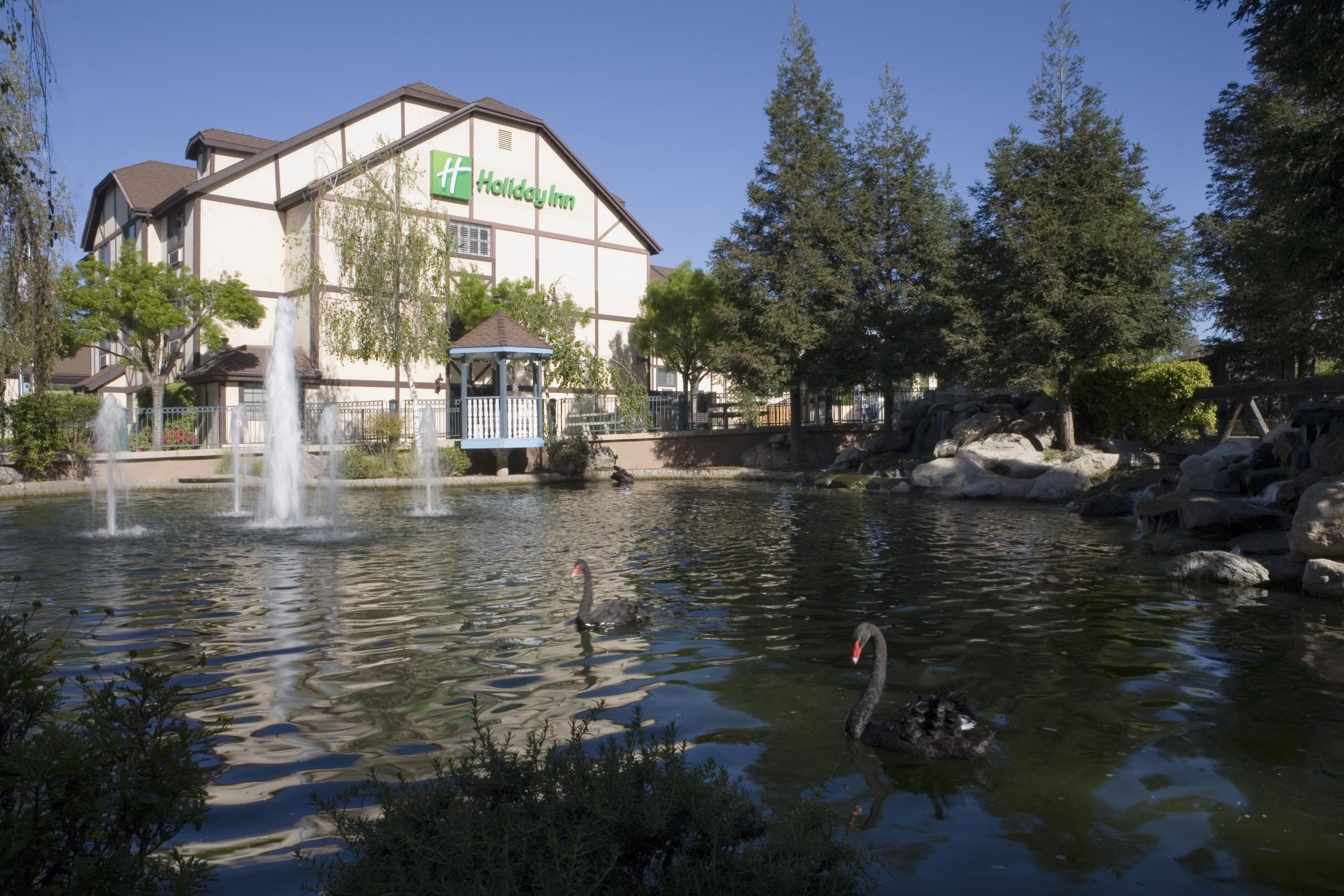 Holiday Inn Selma-Swancourt - Image 1