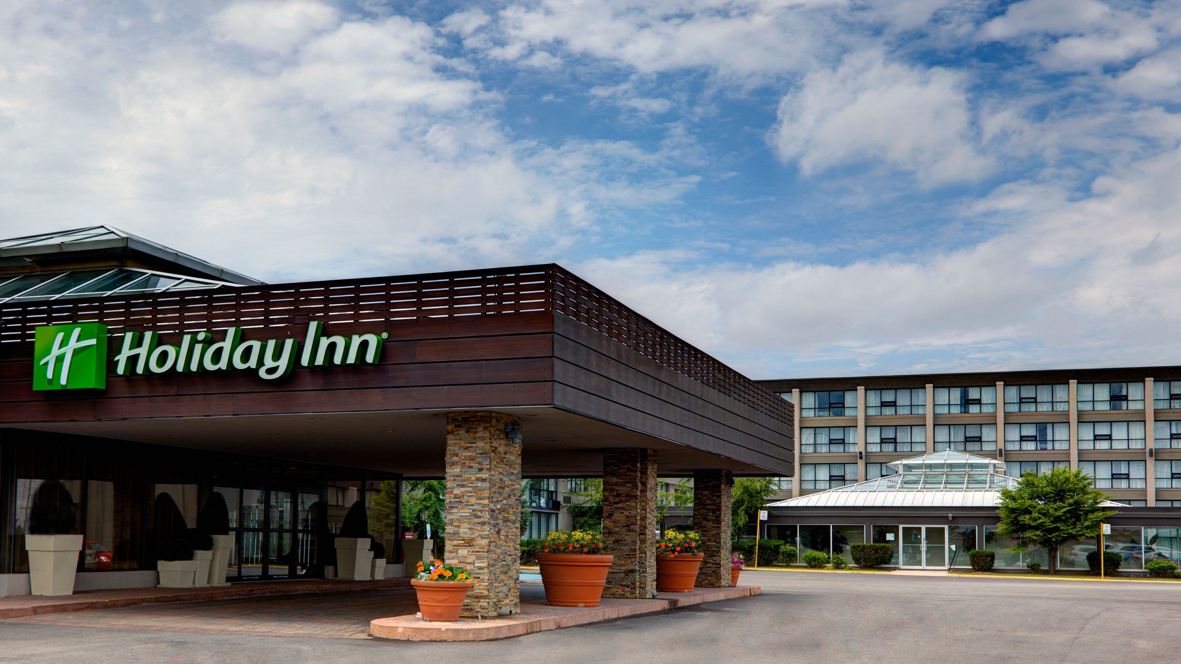 Holiday Inn Toronto-Airport East - Image 1