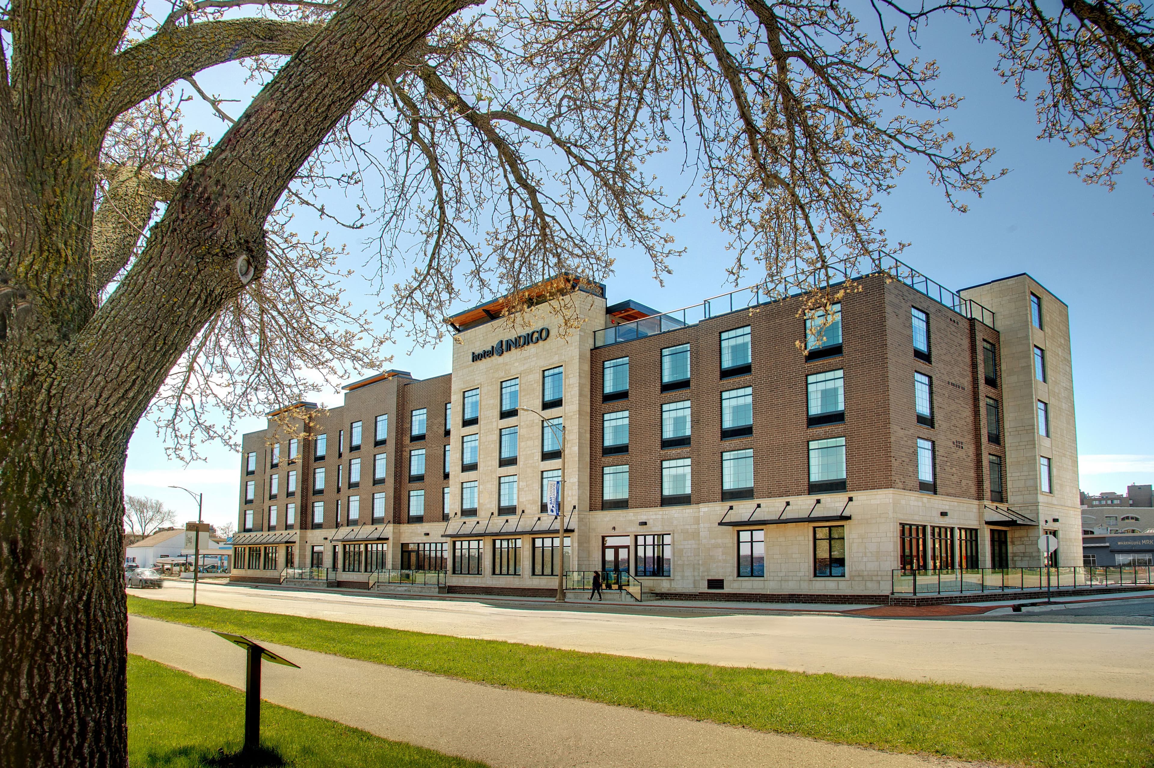 Hotel Indigo Traverse City - Image 1