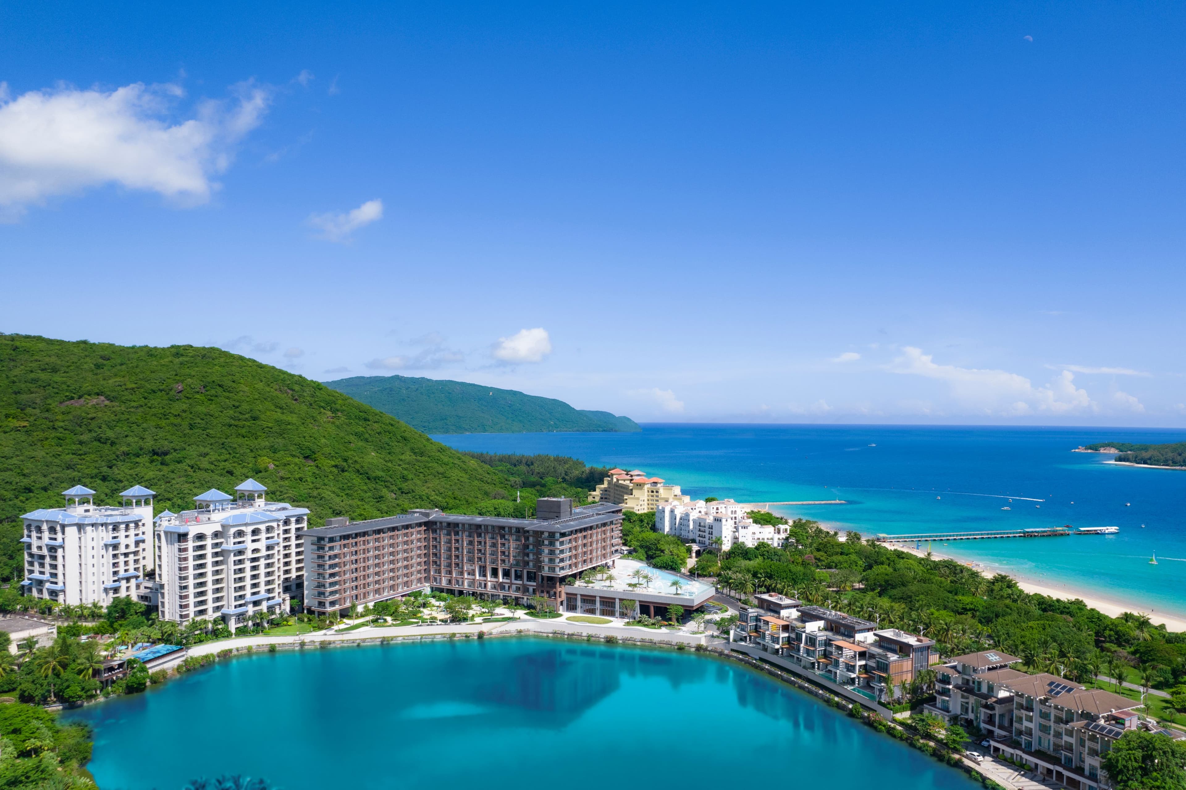 HUALUXE Sanya Yalong Bay Resort - Image 1
