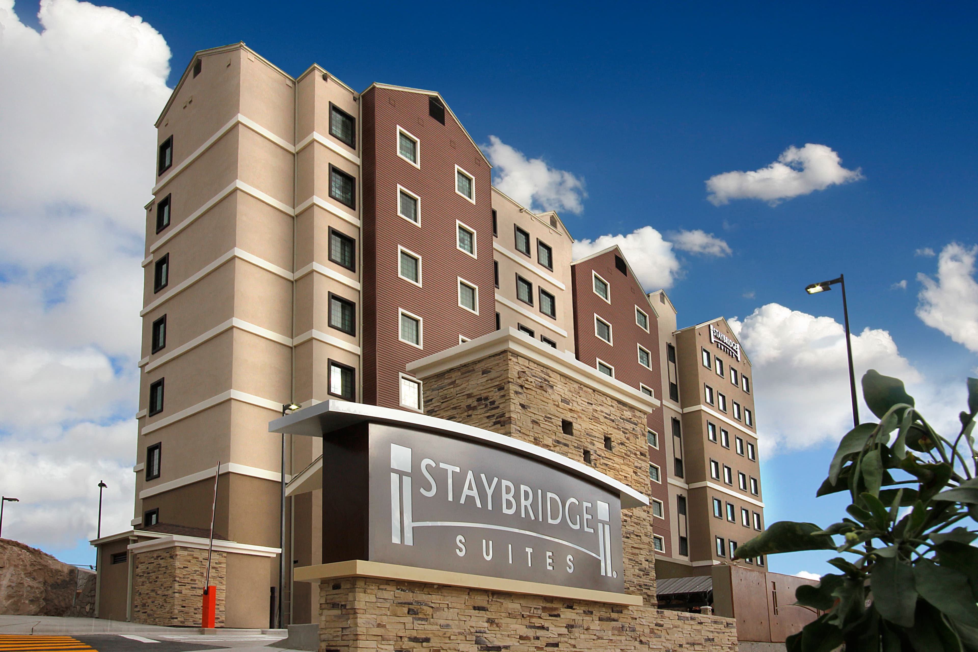 Staybridge Suites Chihuahua - Image 1