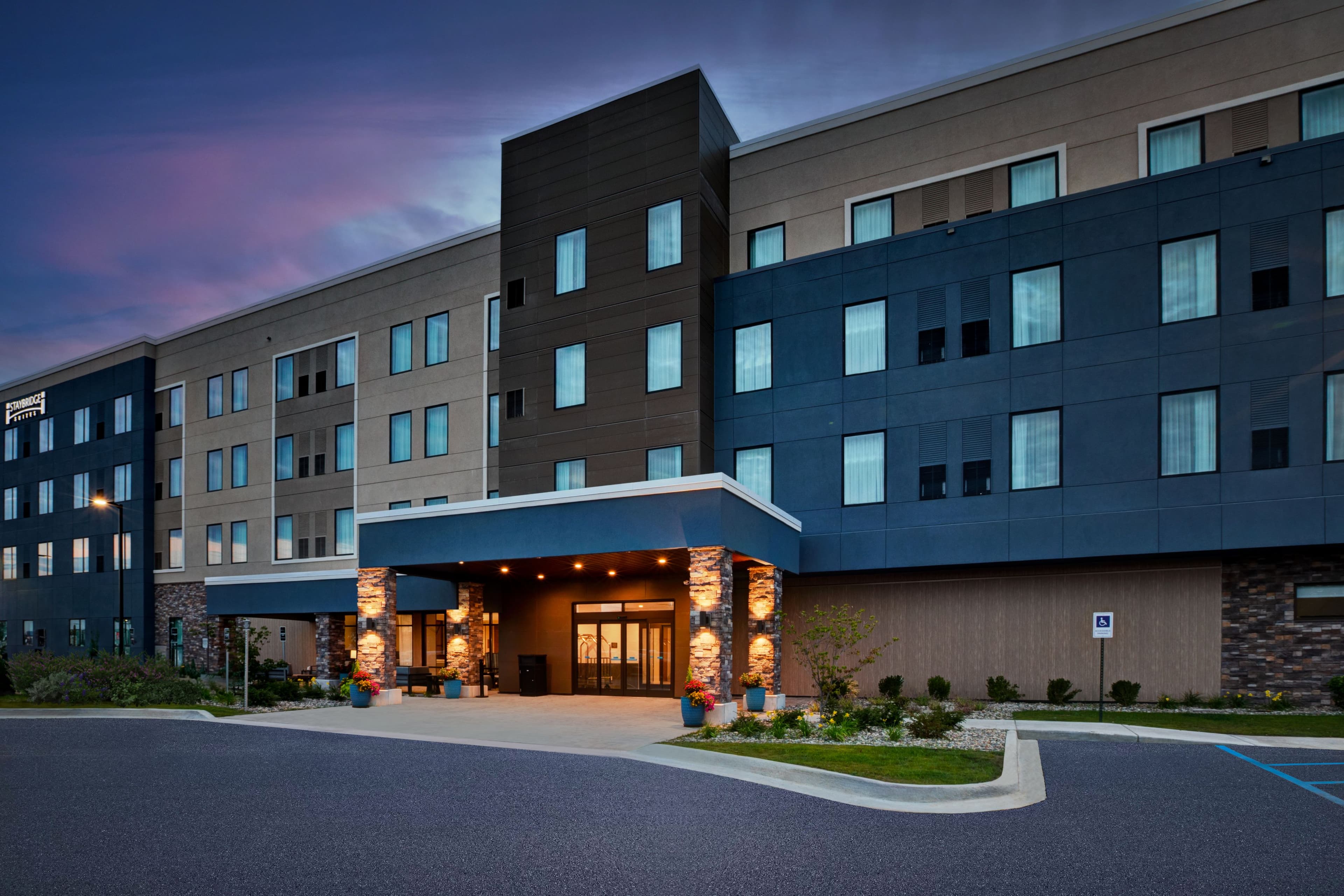 Staybridge Suites Grand Rapids South - Image 1