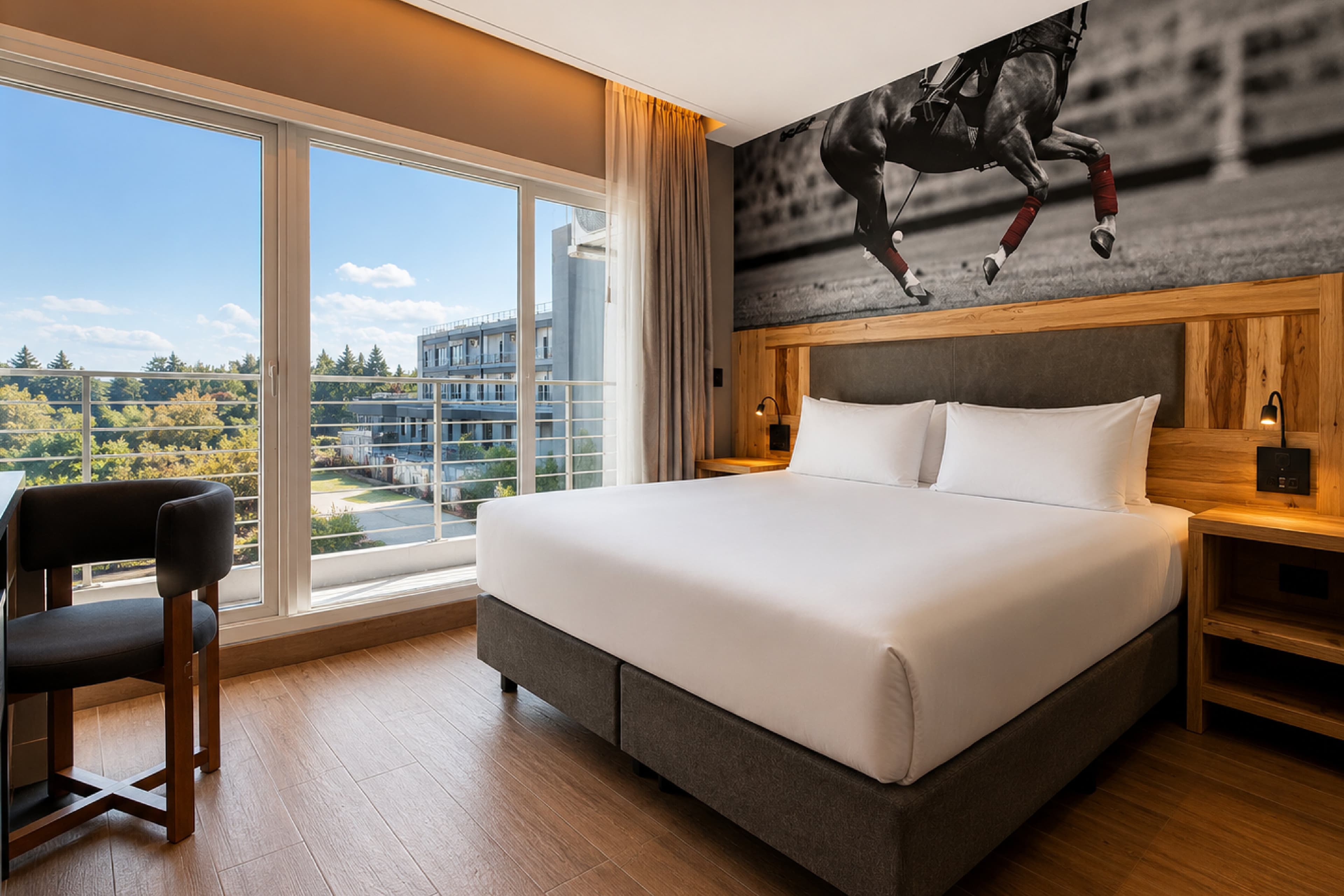 Radisson Red Funes — 10