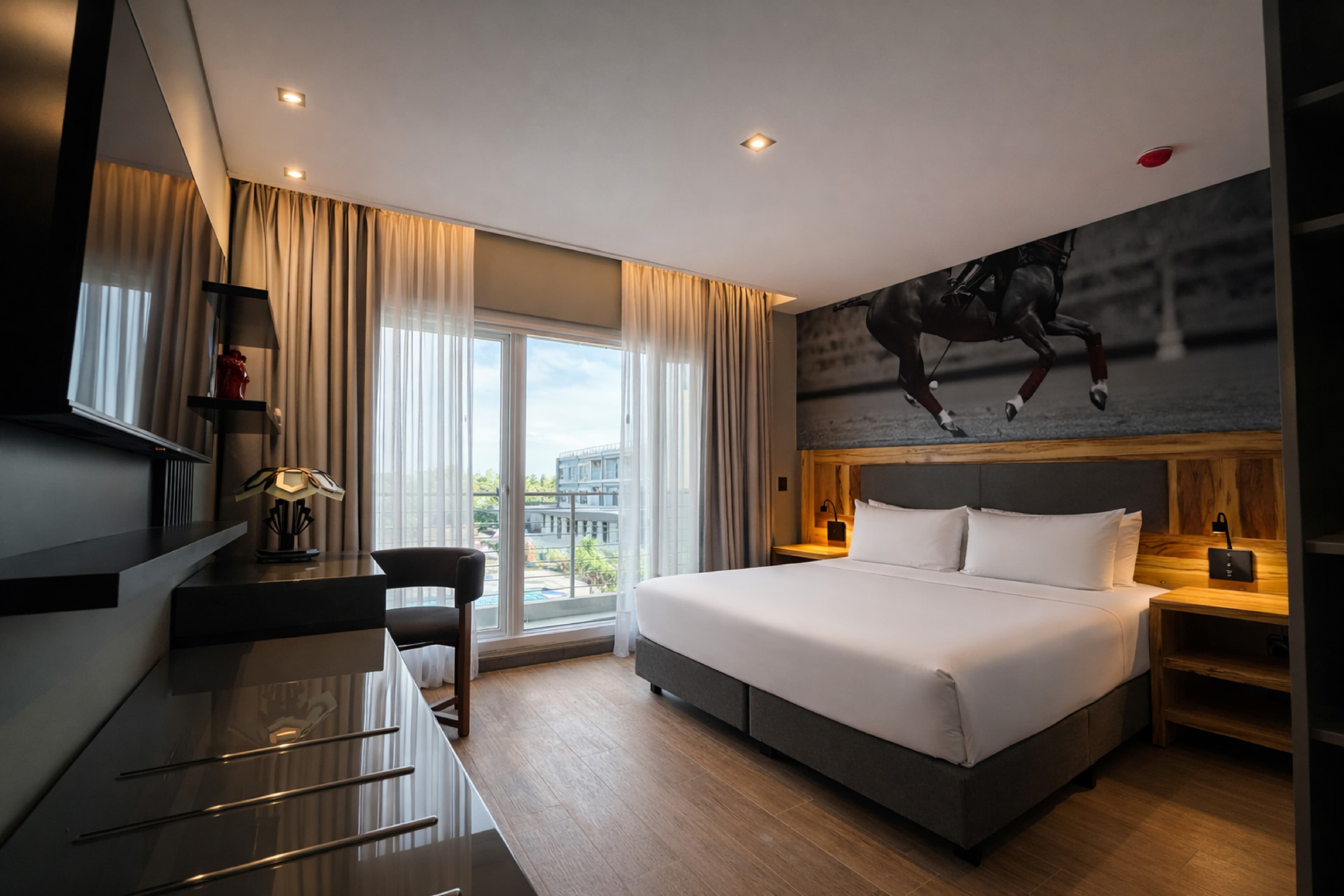 Radisson Red Funes — 11