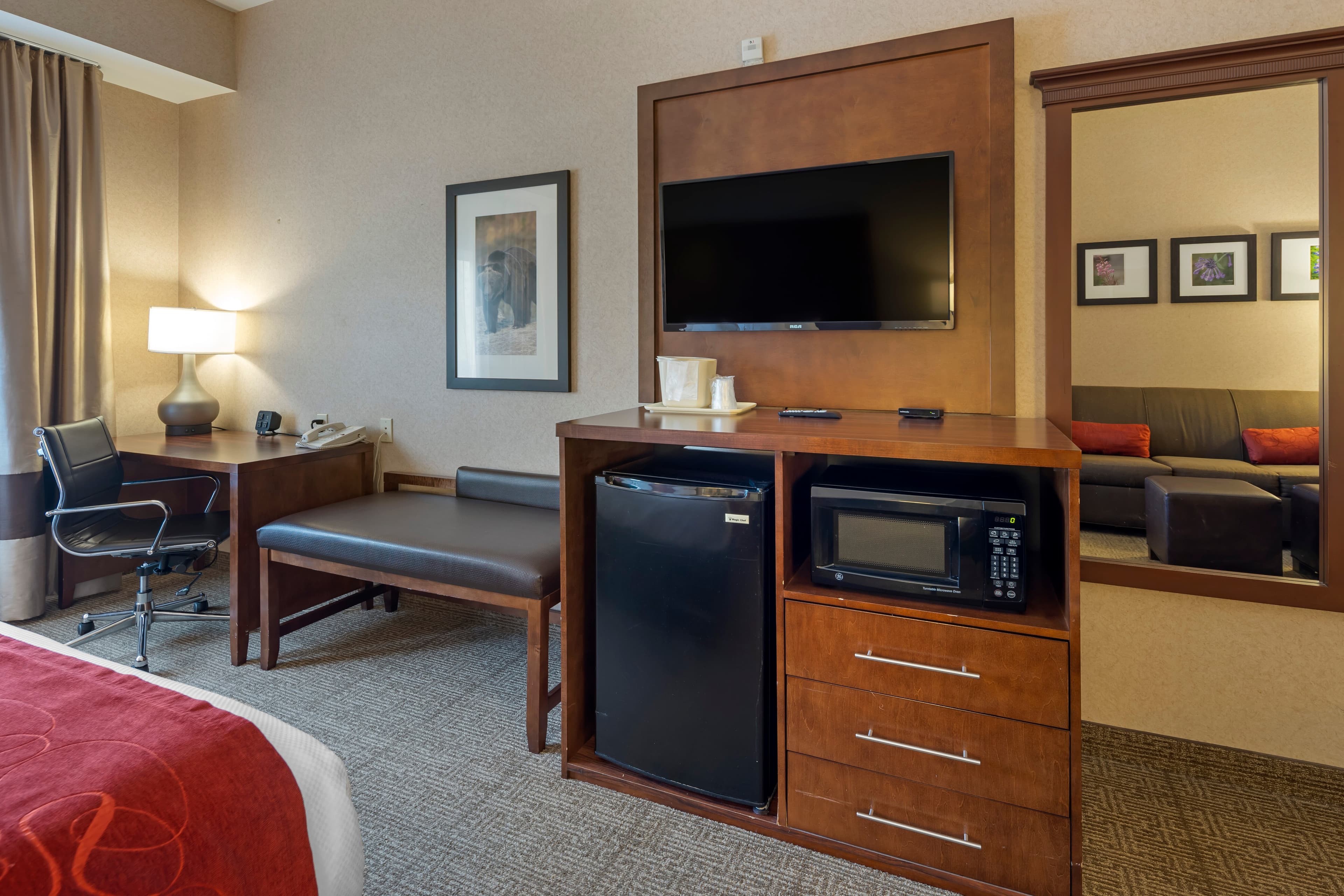 Comfort Suites Anchorage International Airport - Image 3