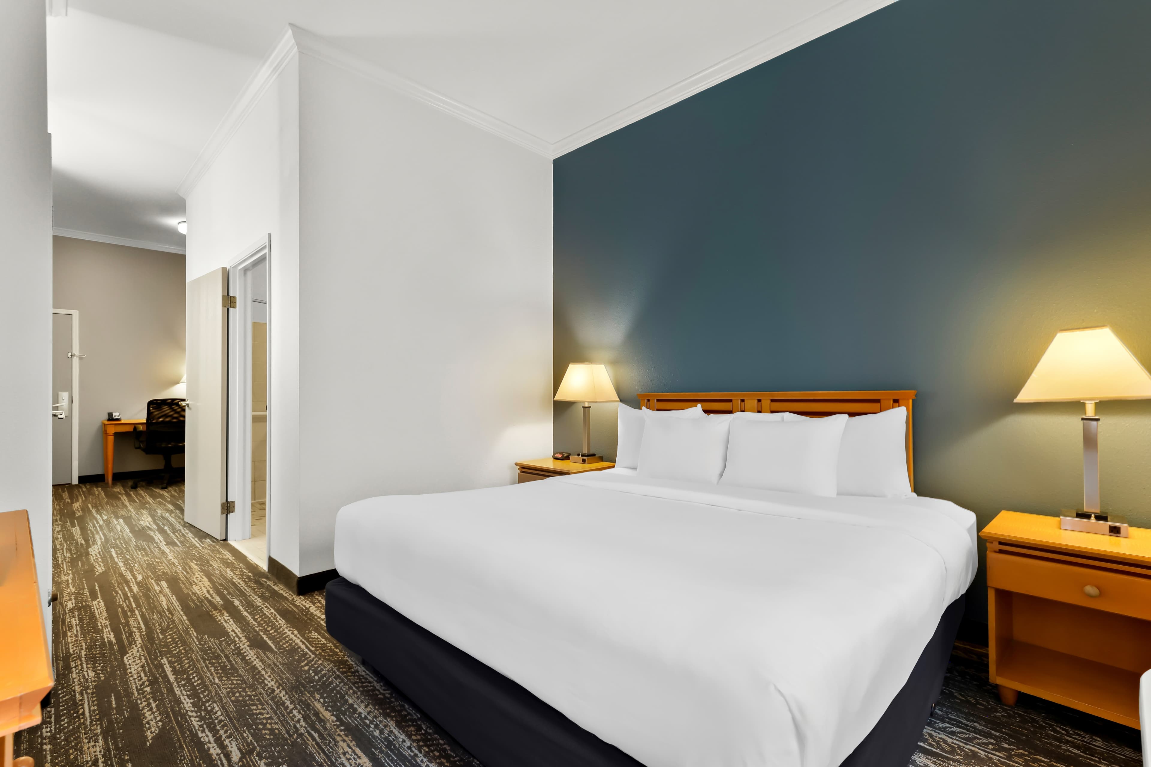 Clarion Suites Anchorage Downtown - Image 3