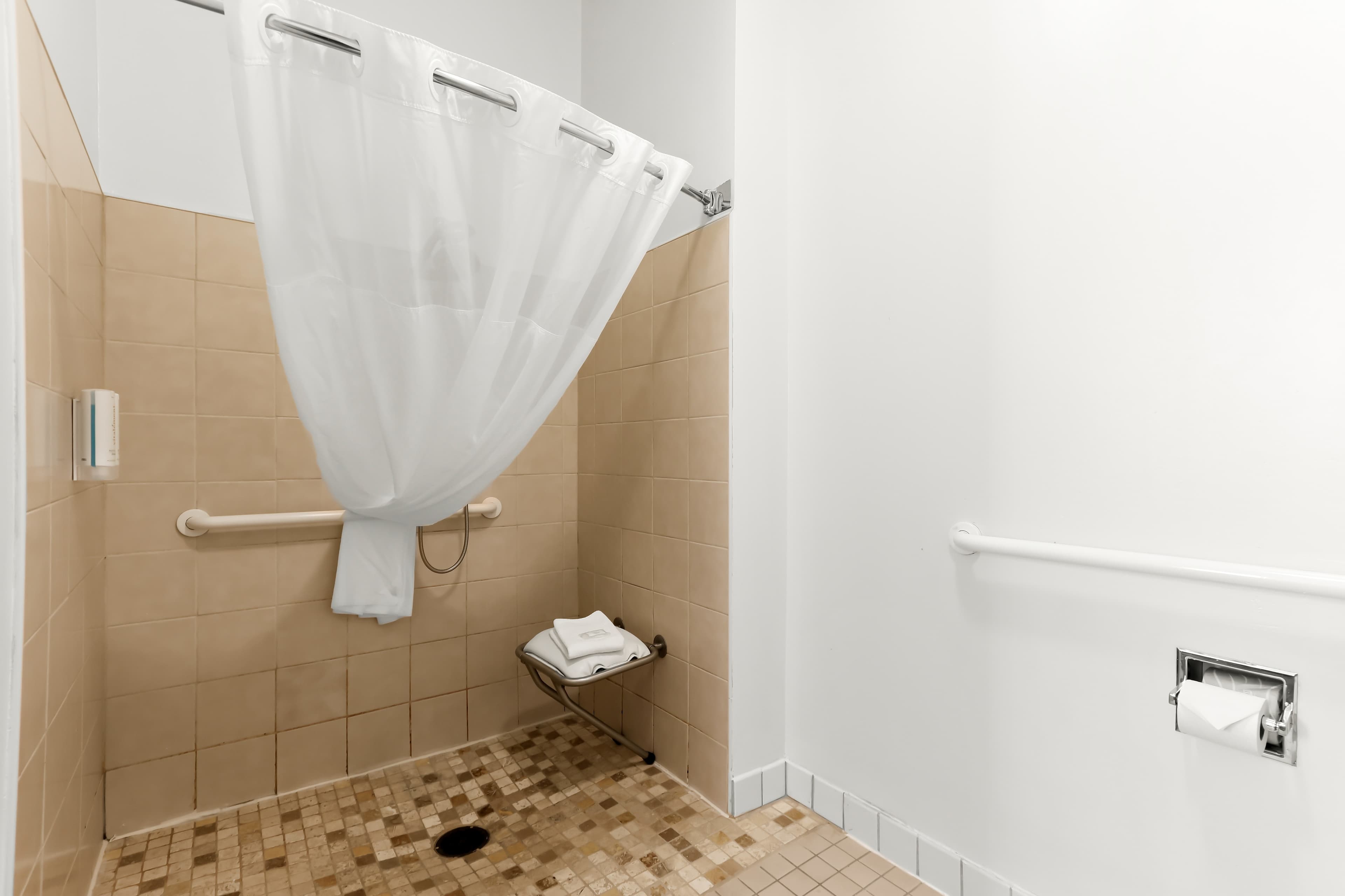 Clarion Suites Anchorage Downtown - Image 5