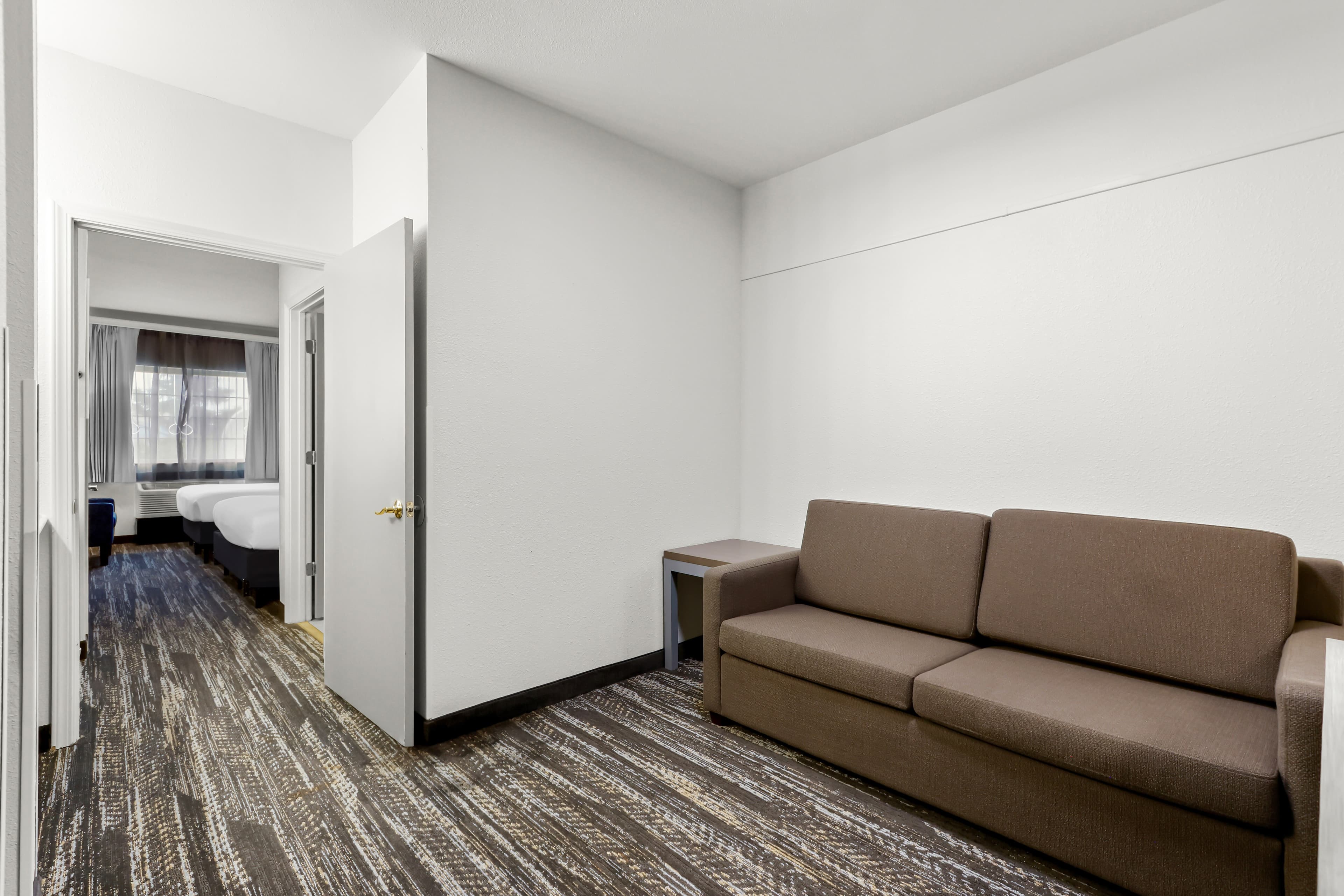 Clarion Suites Anchorage Downtown — 7