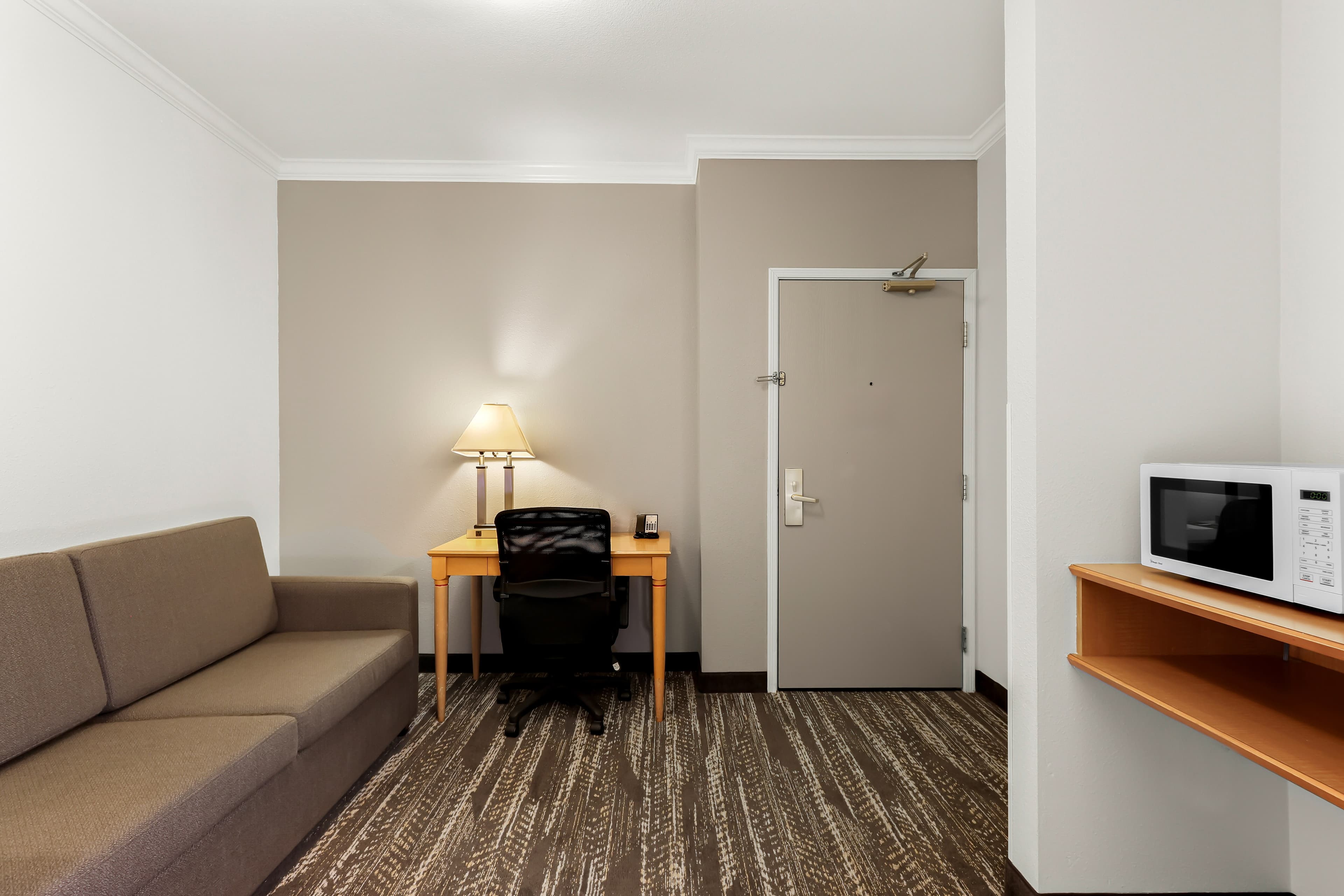 Clarion Suites Anchorage Downtown — 8