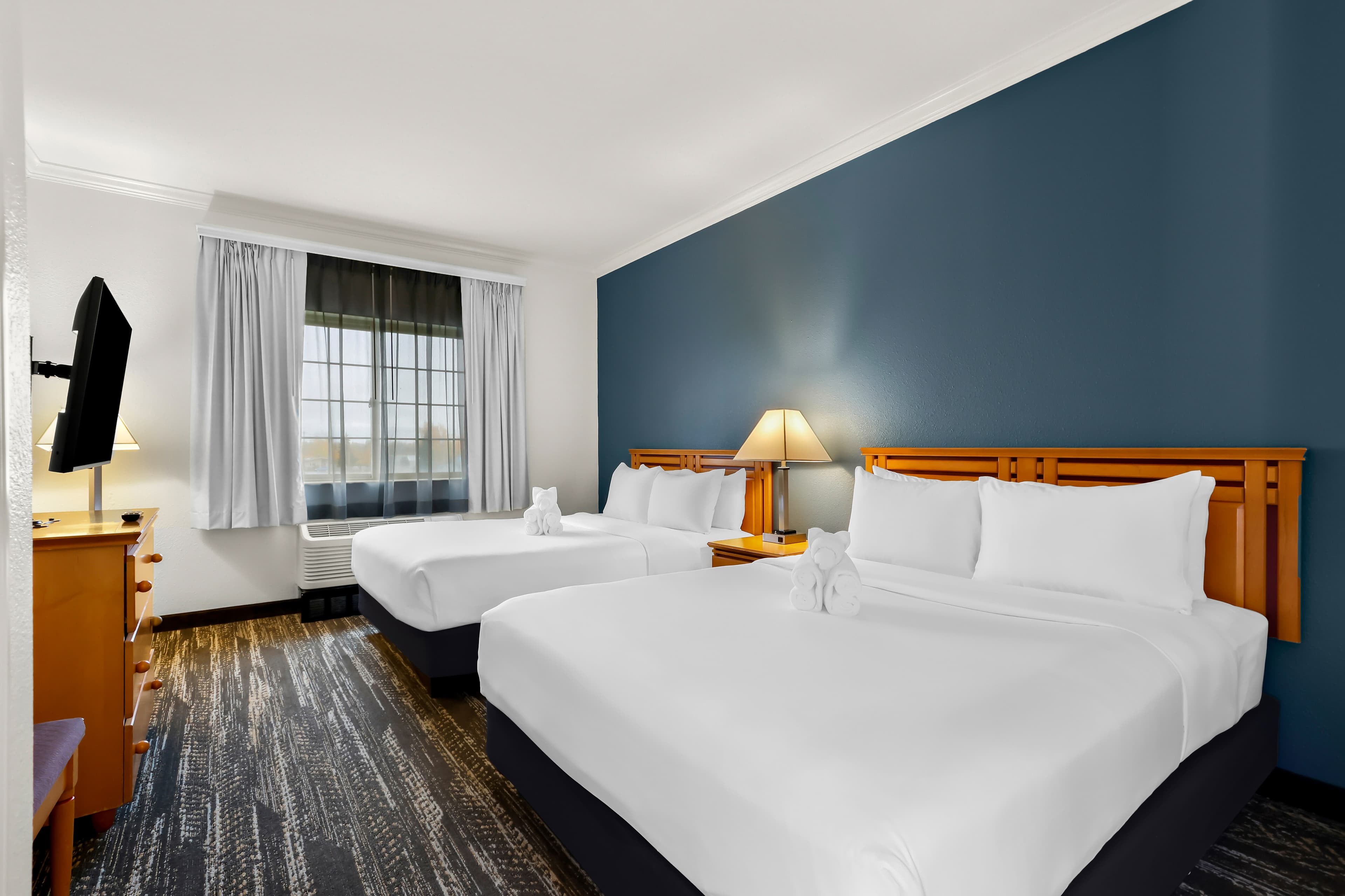 Clarion Suites Anchorage Downtown — 9