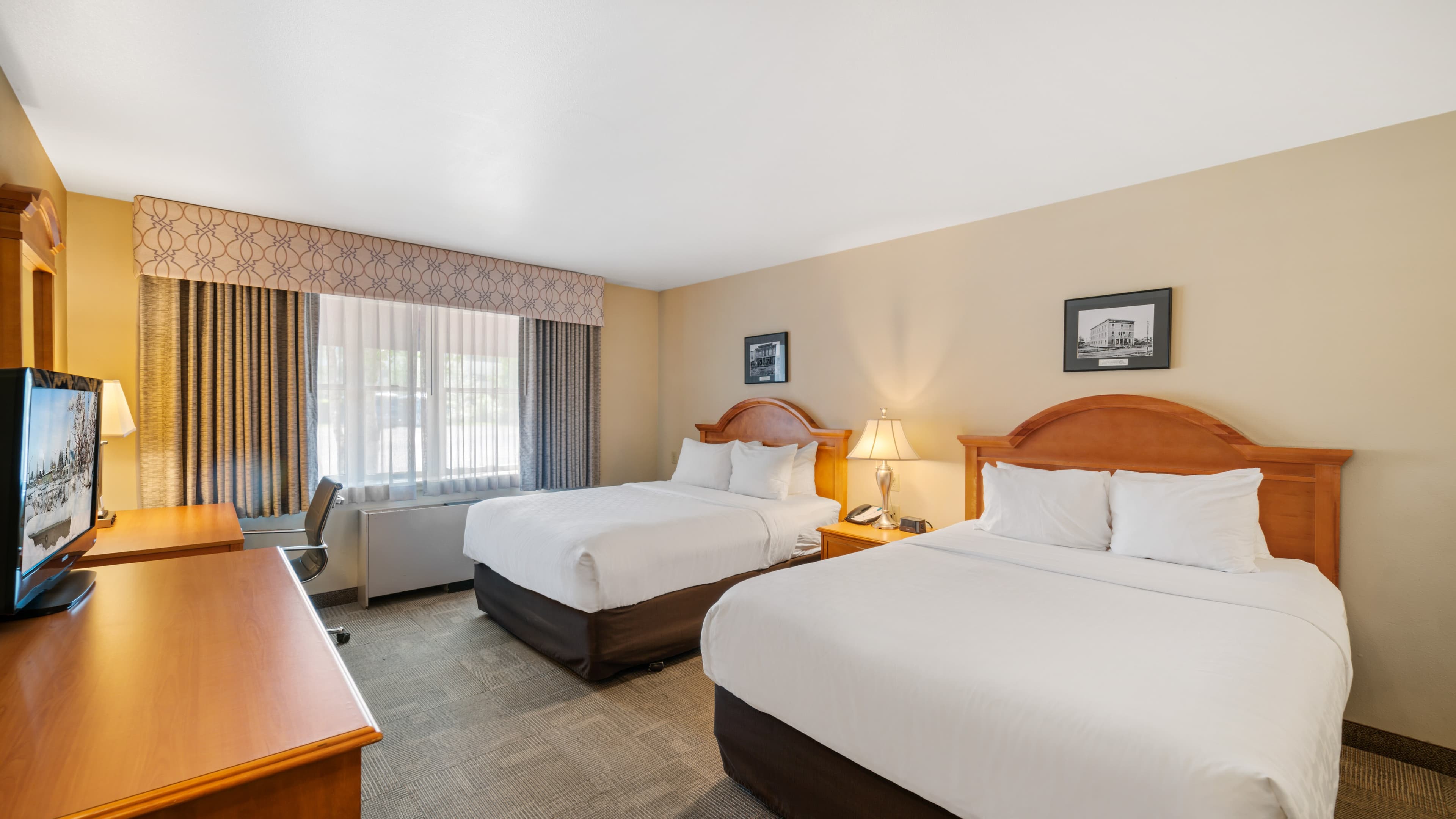 Clarion Hotel & Suites Fairbanks near Ft. Wainwright - Image 2