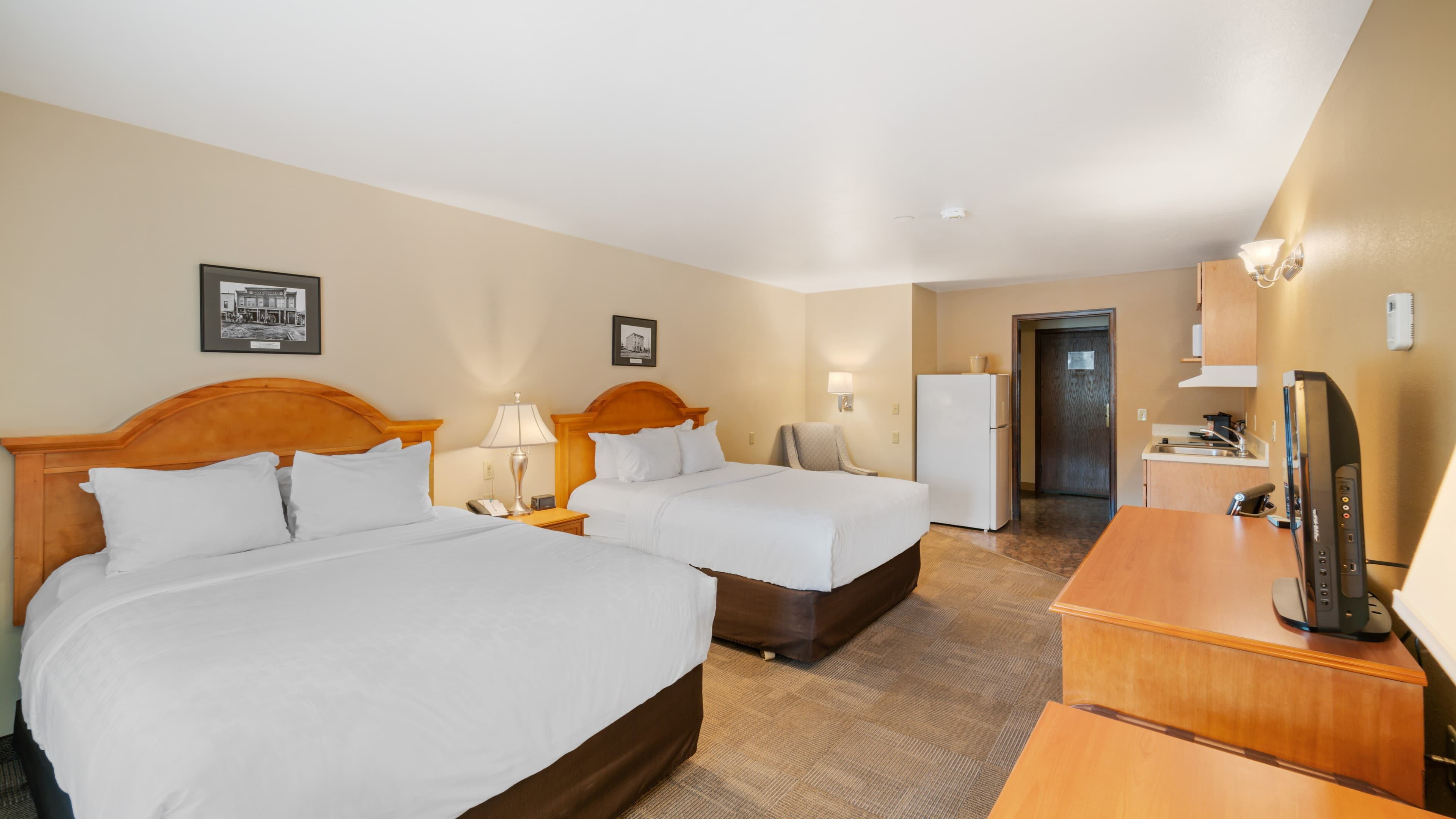 Clarion Hotel & Suites Fairbanks near Ft. Wainwright - Image 5