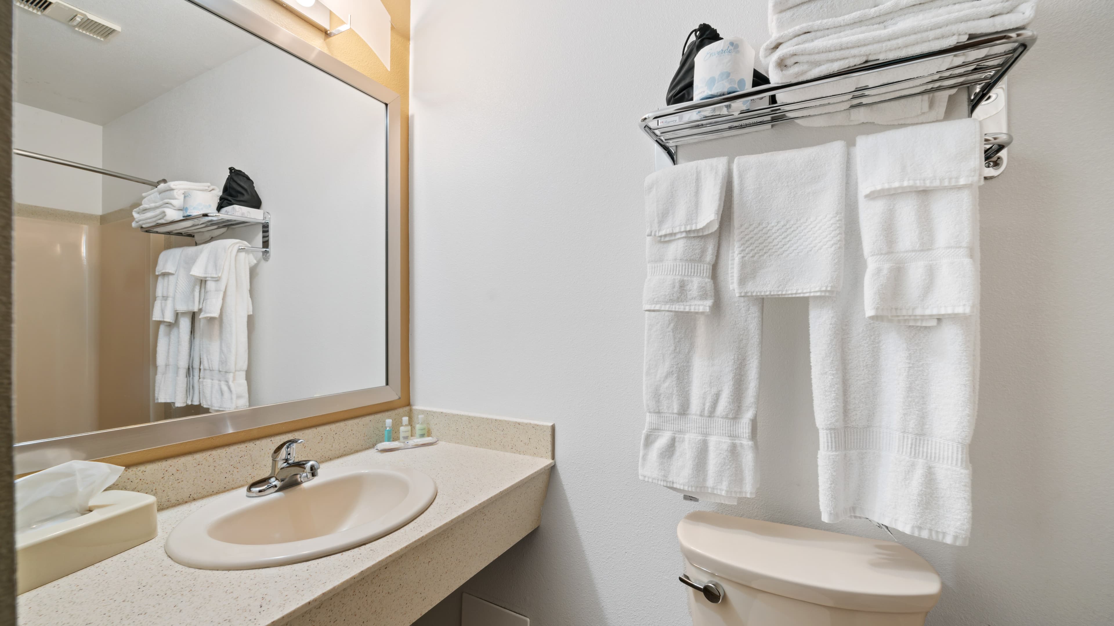 Clarion Hotel & Suites Fairbanks near Ft. Wainwright — 6
