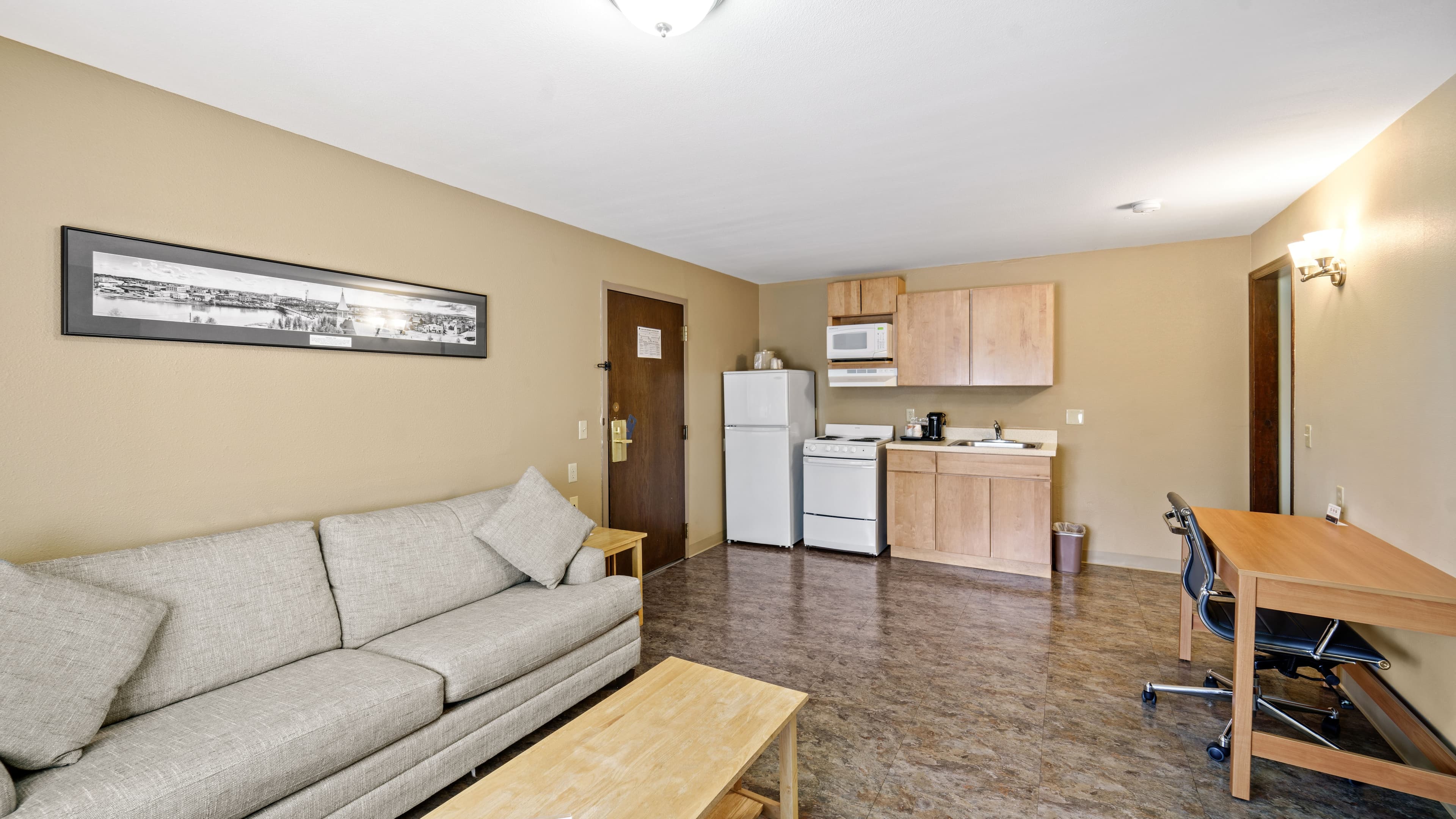 Clarion Hotel & Suites Fairbanks near Ft. Wainwright — 16
