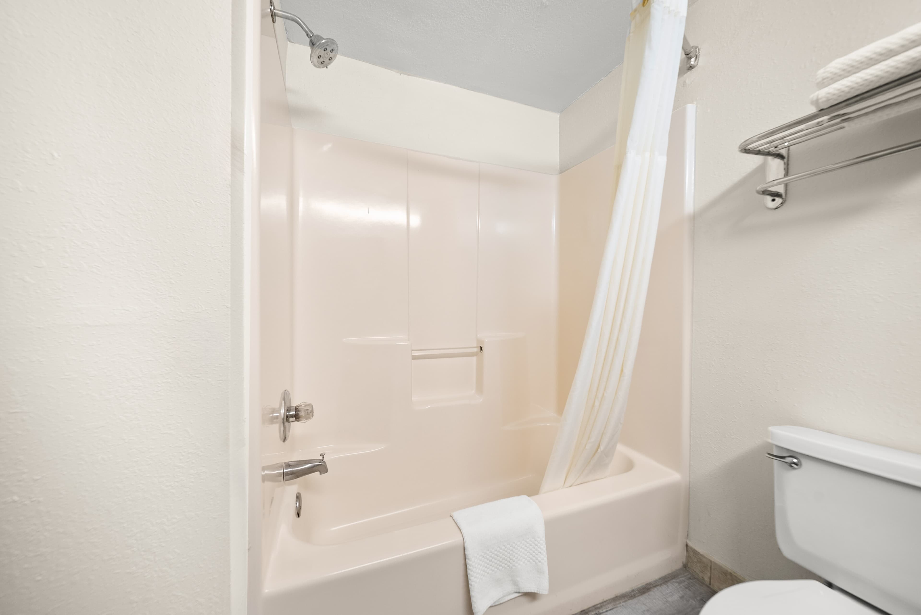 Quality Inn Auburn Campus Area I-85 — 7