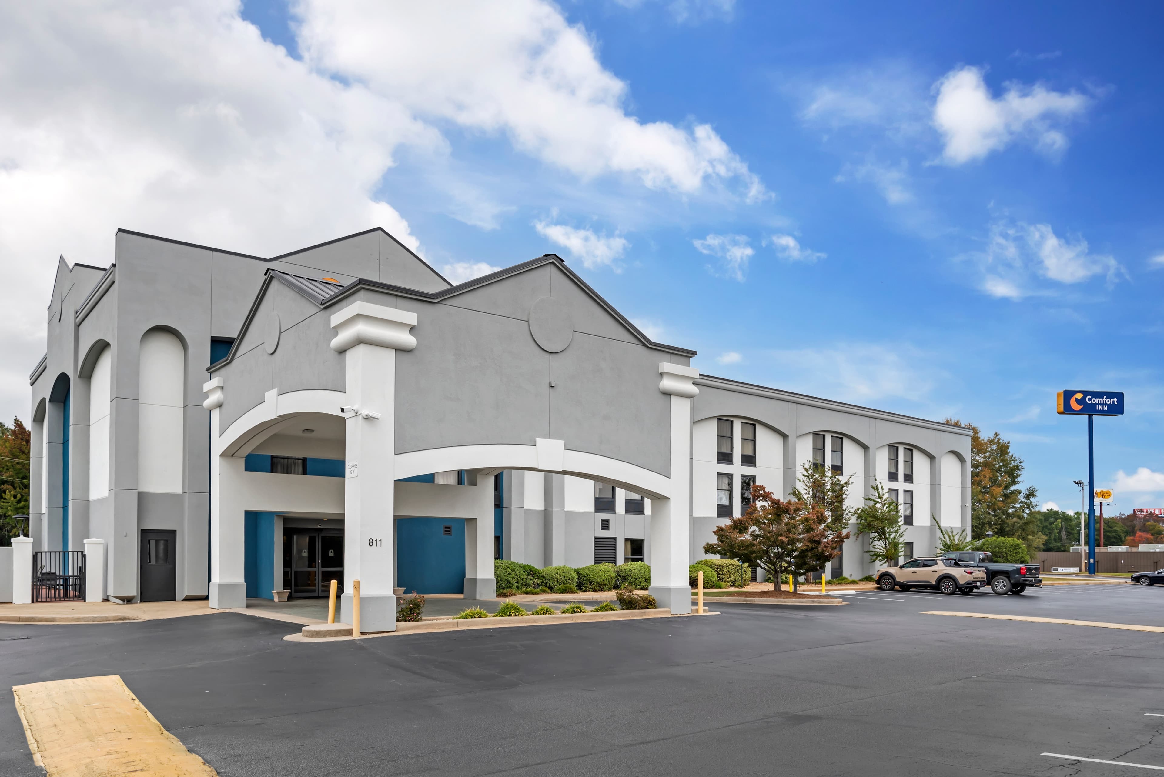 Comfort Inn Opelika - Auburn - Image 1