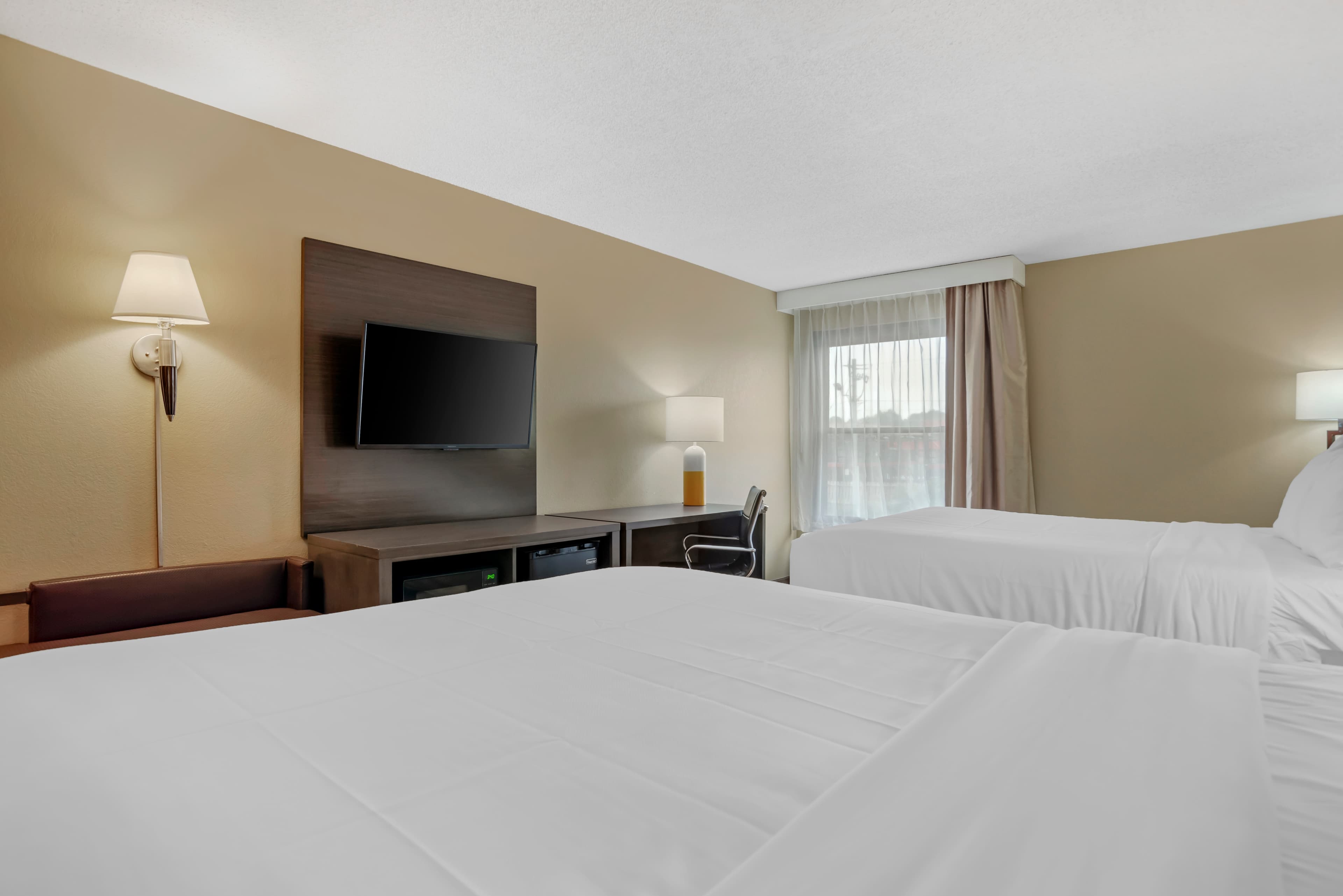 Comfort Inn Opelika - Auburn — 11