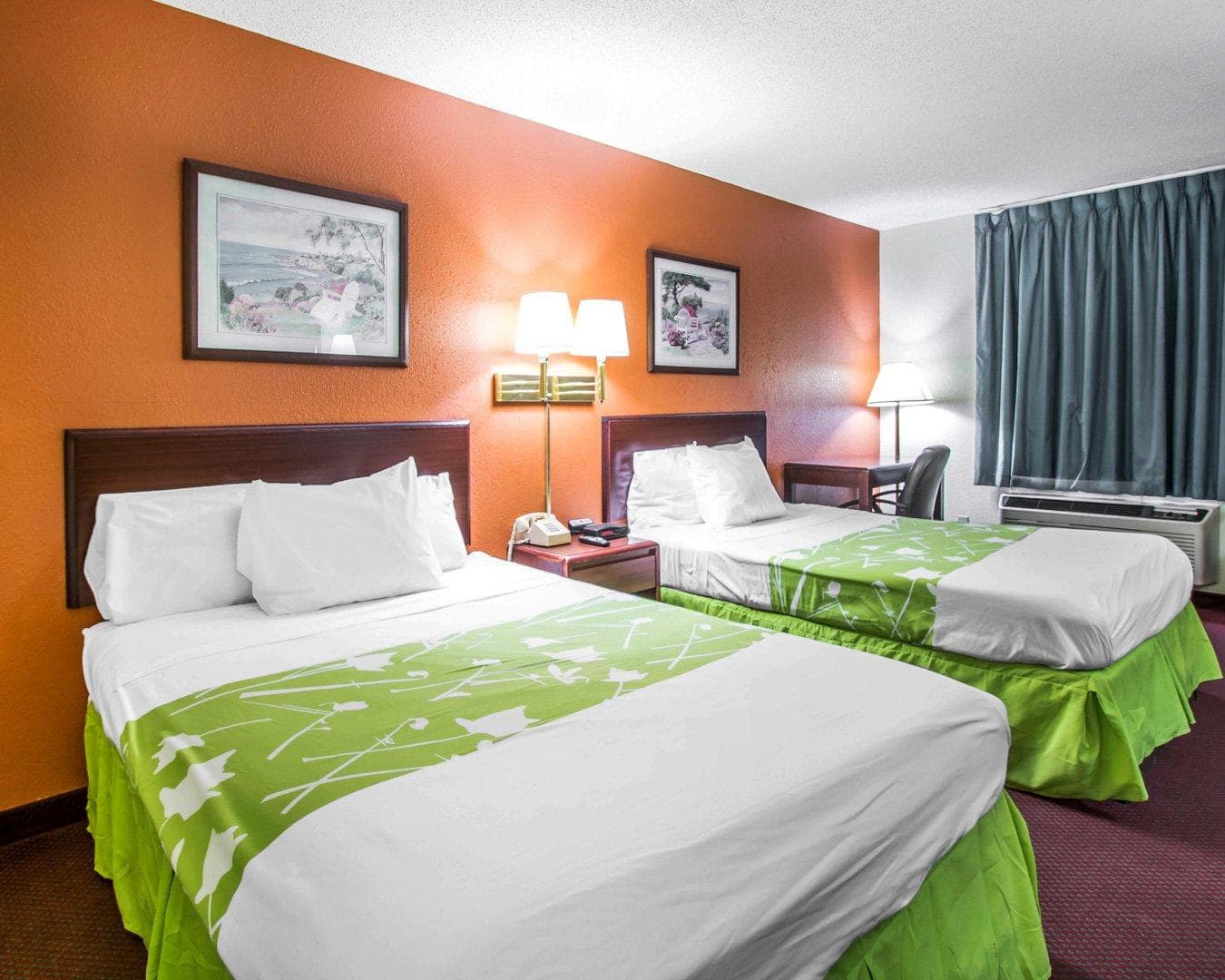 Econo Lodge Dothan West — 11