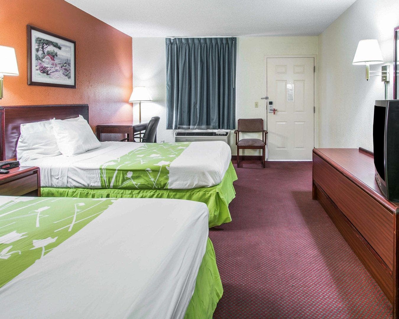 Econo Lodge Dothan West — 10