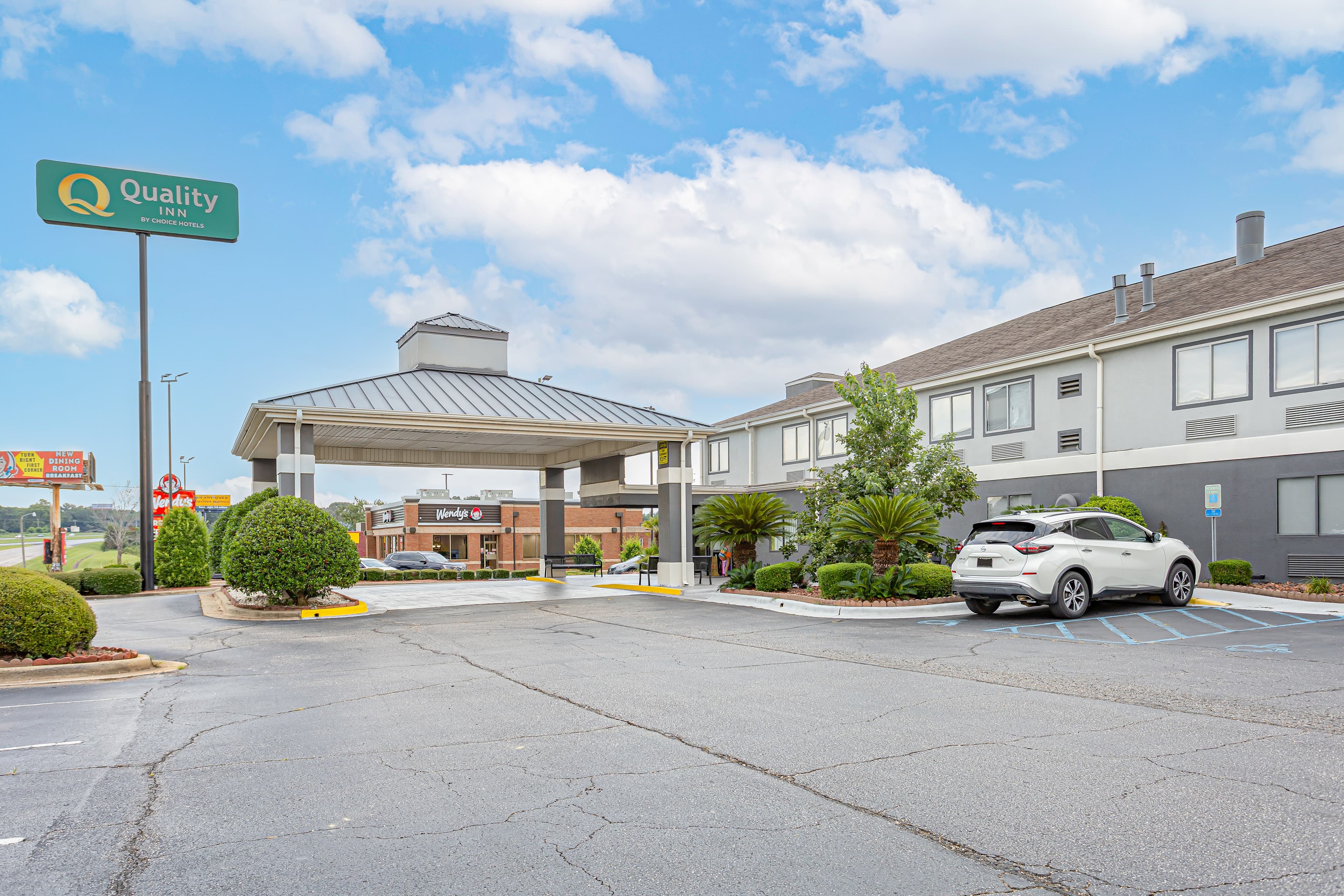 Quality Inn Prattville I-65 - Image 1