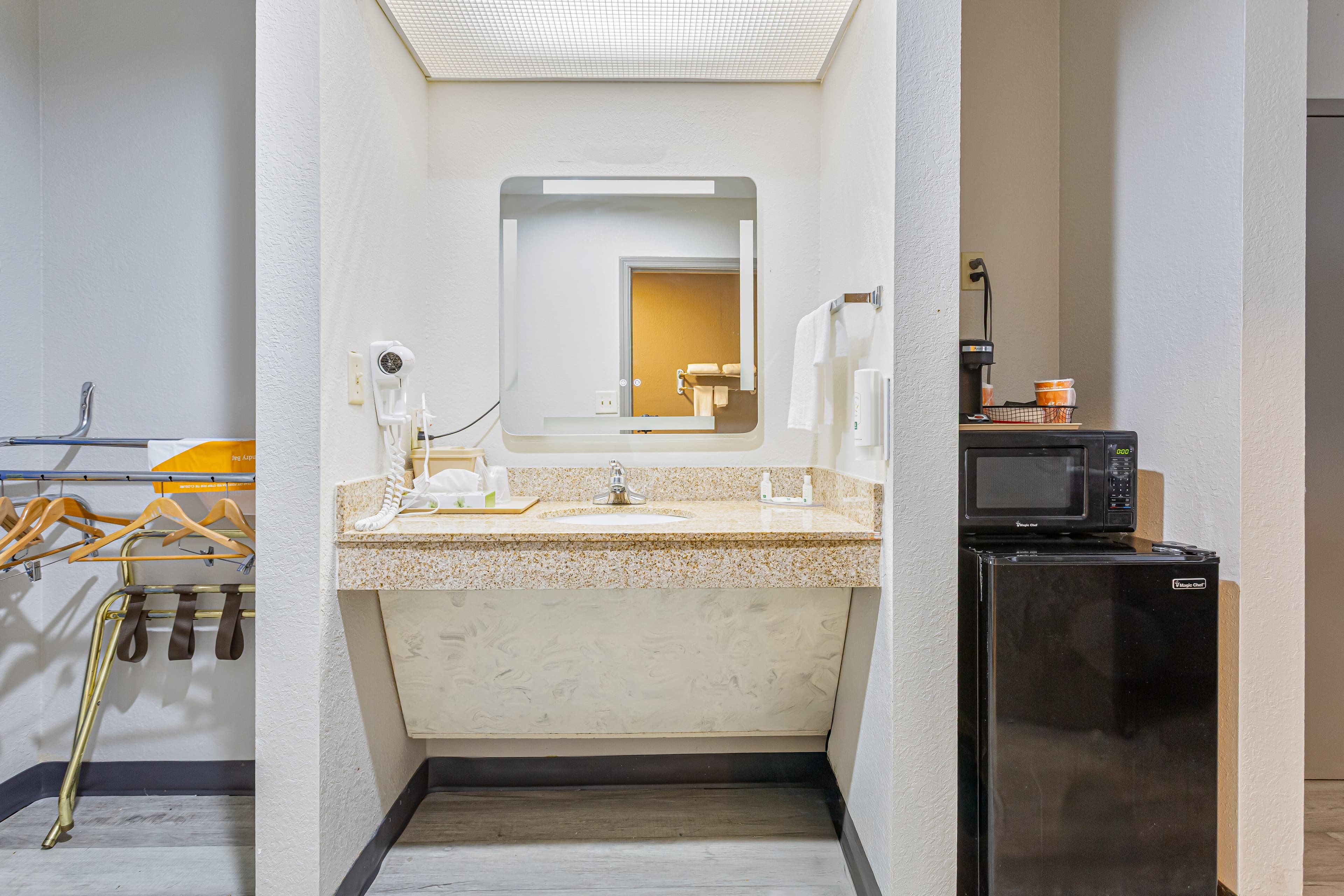 Quality Inn Edmund Pettus Bridge area - Image 3