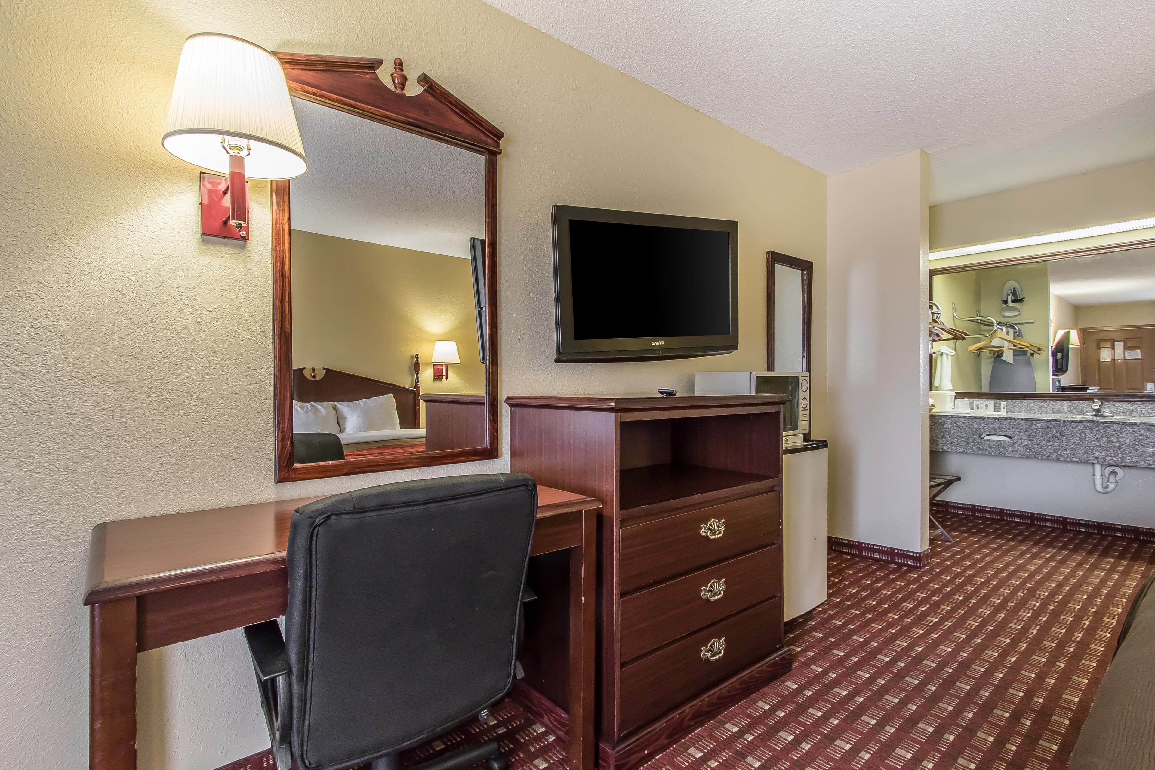 Quality Inn Andalusia — 13